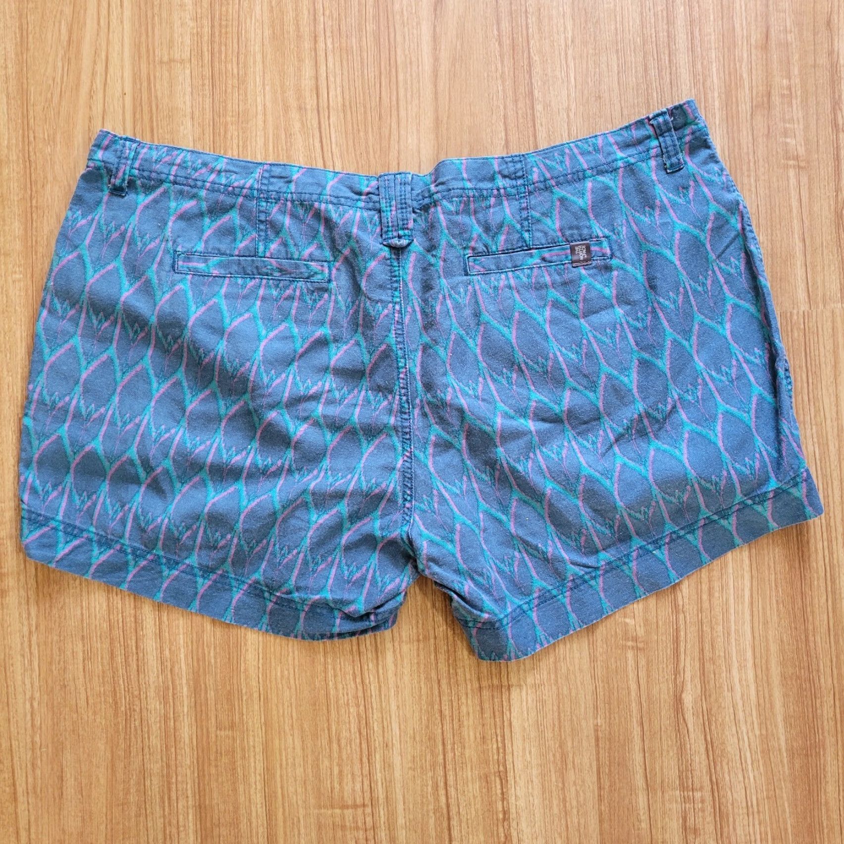 The North Face The North Face Shorts Women's Regular 16 Linen Cotton Chino Flat Front Argyle Pattern Blue Green Pink Summer Casual Size 38" / US 16 / IT 52 - 6 Thumbnail