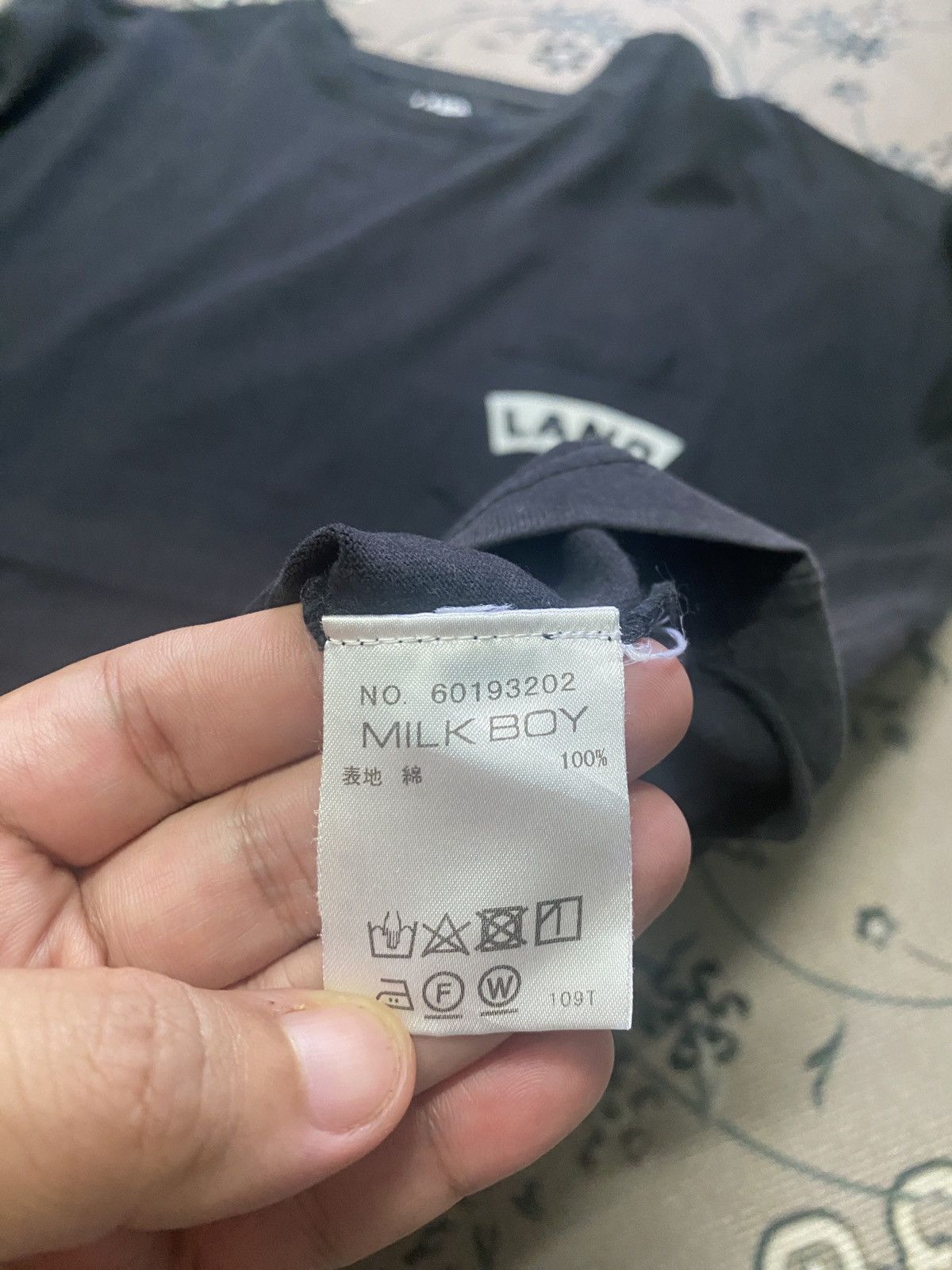 20471120 × Beauty Beast × Japanese Brand 💥RARE💥LAND BY MILKBOY LAND DRIP LOGO POKET T-SHIRT 🔥 Size US XL / EU 56 / 4 - 11 Thumbnail