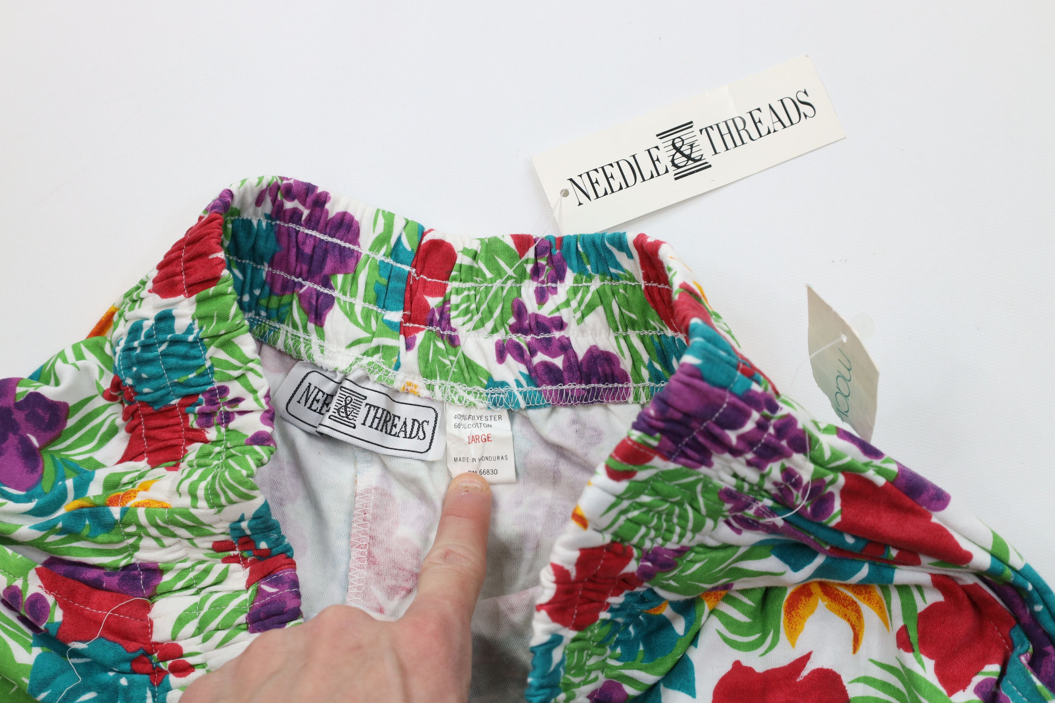 Vintage Deadstock Vintage 90s Streetwear All Over Print Shorts Size 30" / US 8 / IT 44 - 6 Thumbnail