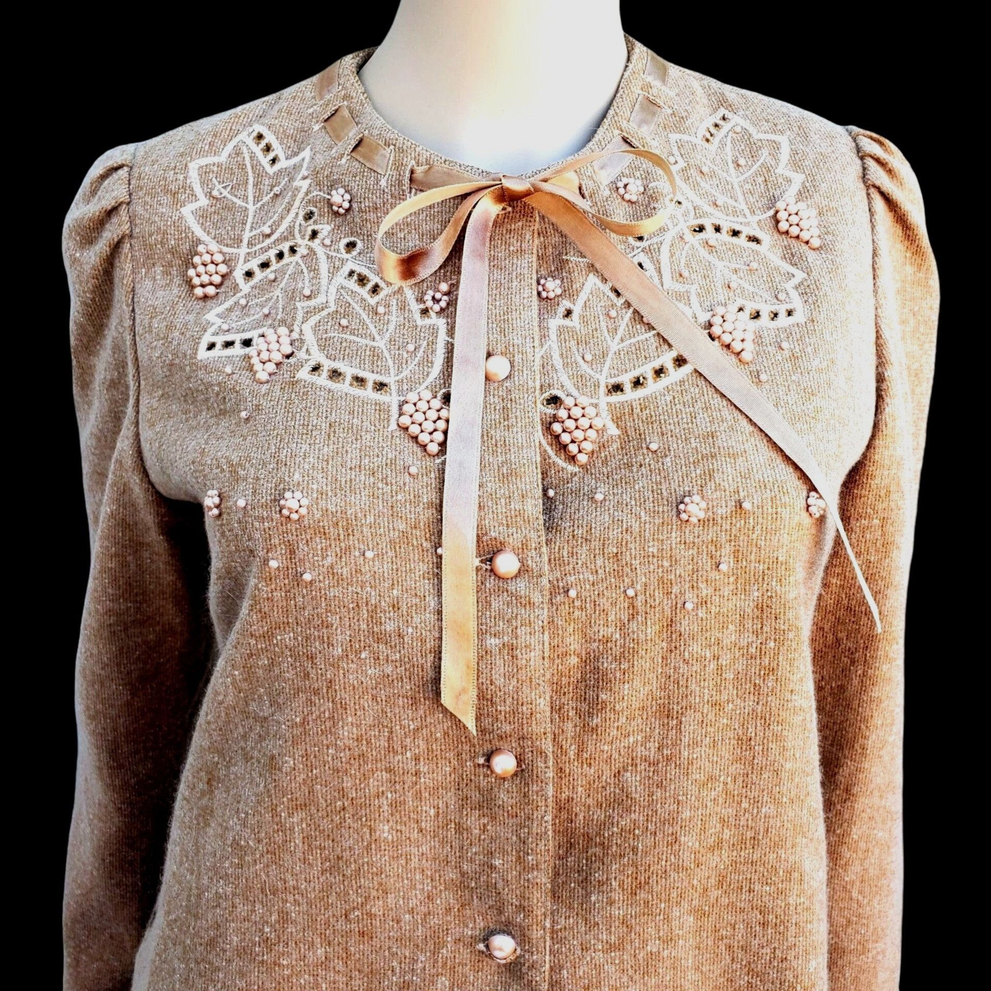 Vintage Vintage 90s Pearl Embellished Wool Cardigan Jacket Beige Rib Size S / US 4 / IT 40 - 8 Thumbnail