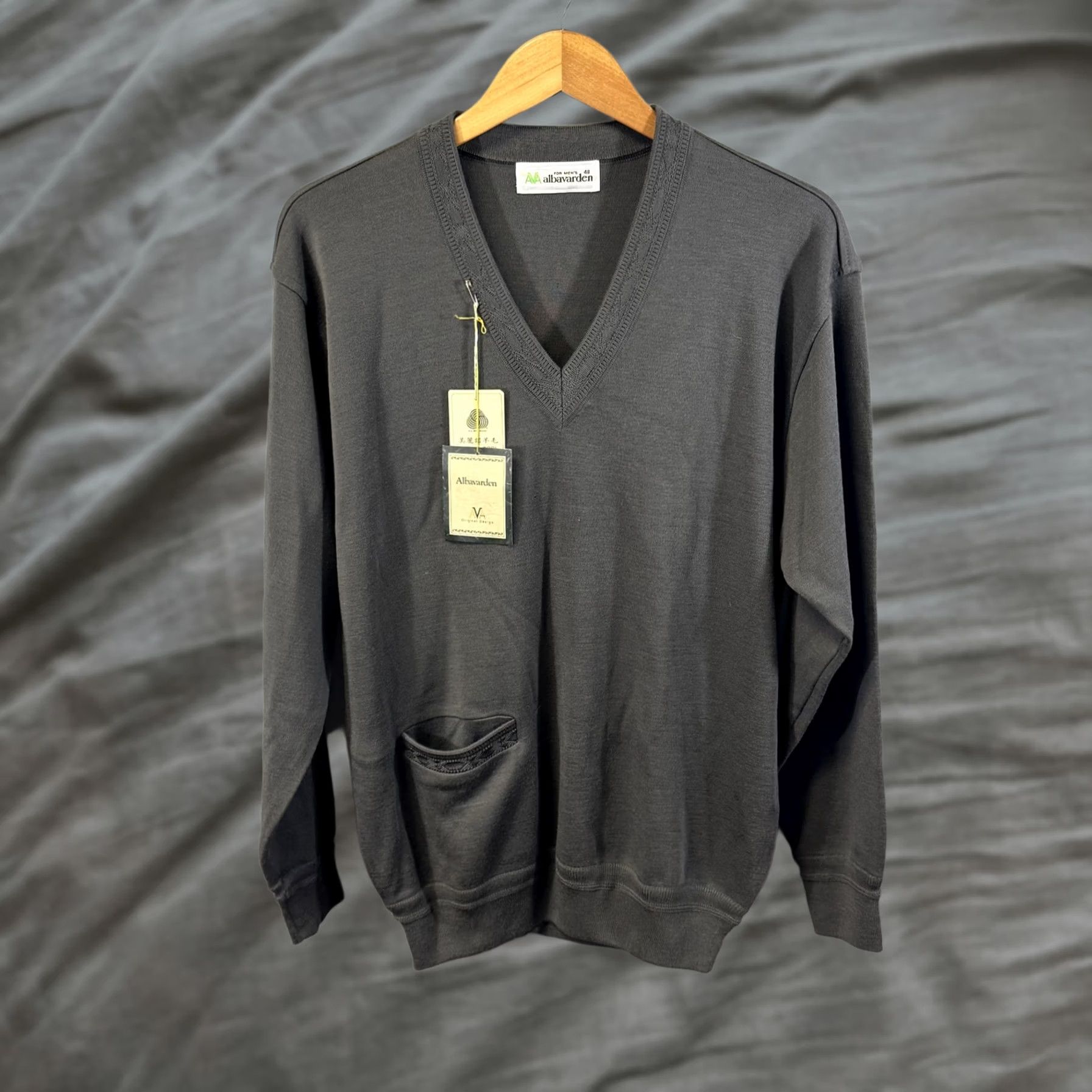 Vintage Albavarden Sweater Mens Medium Gray V-Neck 100% Wool Pockets Pullover Knit Ribbed Cuffs Hem Tag N/A Size US M / EU 48-50 / 2 - 1 Thumbnail