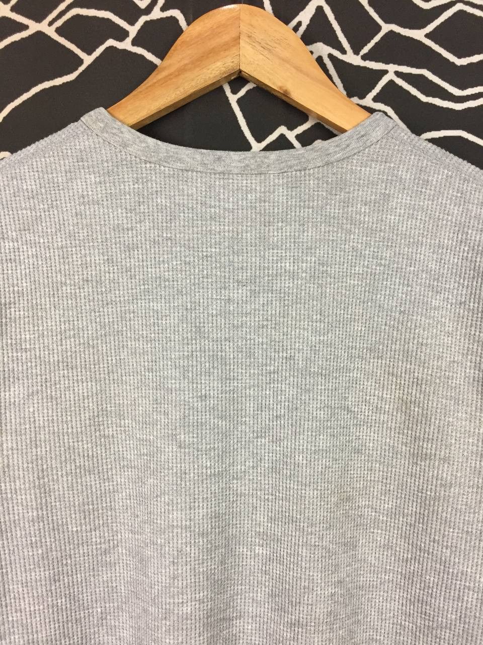 Uniqlo Uniqlo Thermal Waffle Knit Long Sleeve Henley Tee Size S Size US S / EU 44-46 / 1 - 6 Thumbnail