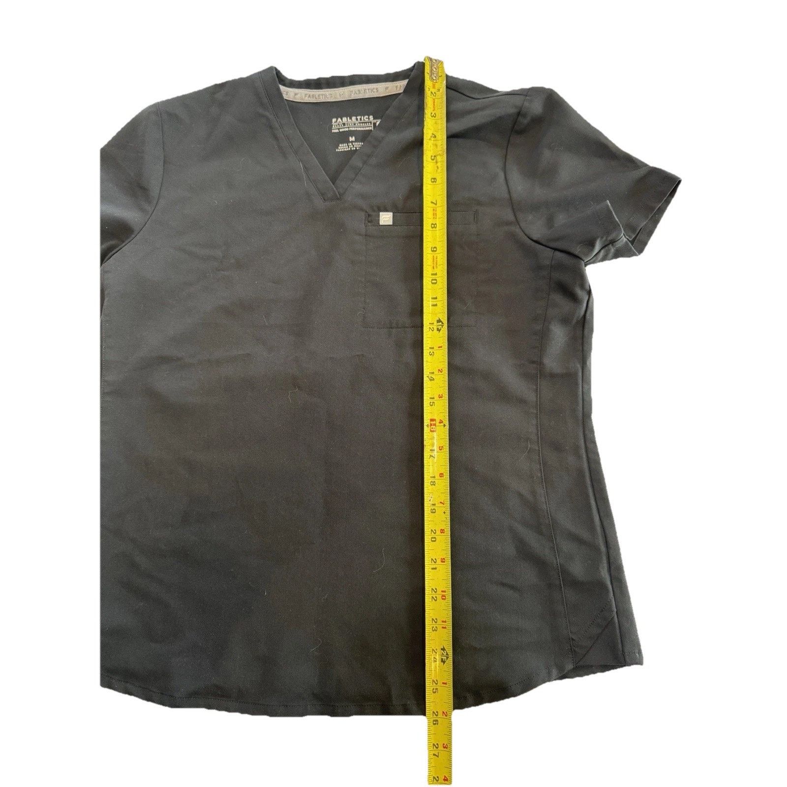 Fabletics Fabletics Scrub Top Womens M Black V-Neck Stretch pocket Size US M / EU 48-50 / 2 - 3 Thumbnail