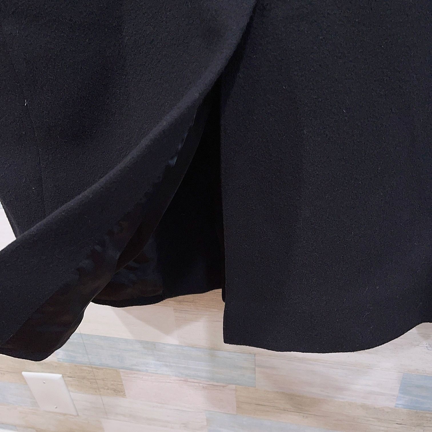 Jos. A. Bank Jos A Bank Wool Flannel Long Overcoat Black Mens 46R Size US XL / EU 56 / 4 - 6 Thumbnail
