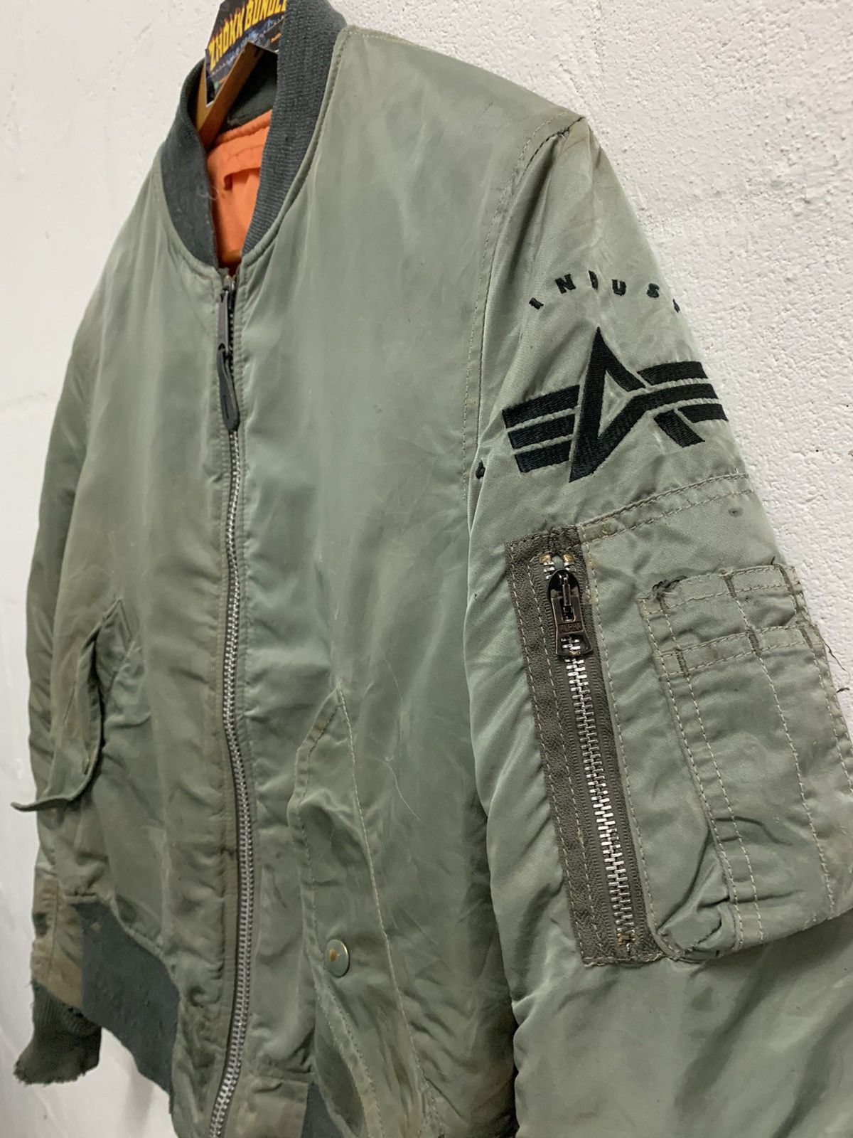 Alpha Industries Vintage Alpha Industries Riversible Distressed Bomber Jacket Size US L / EU 52-54 / 3 - 3 Thumbnail