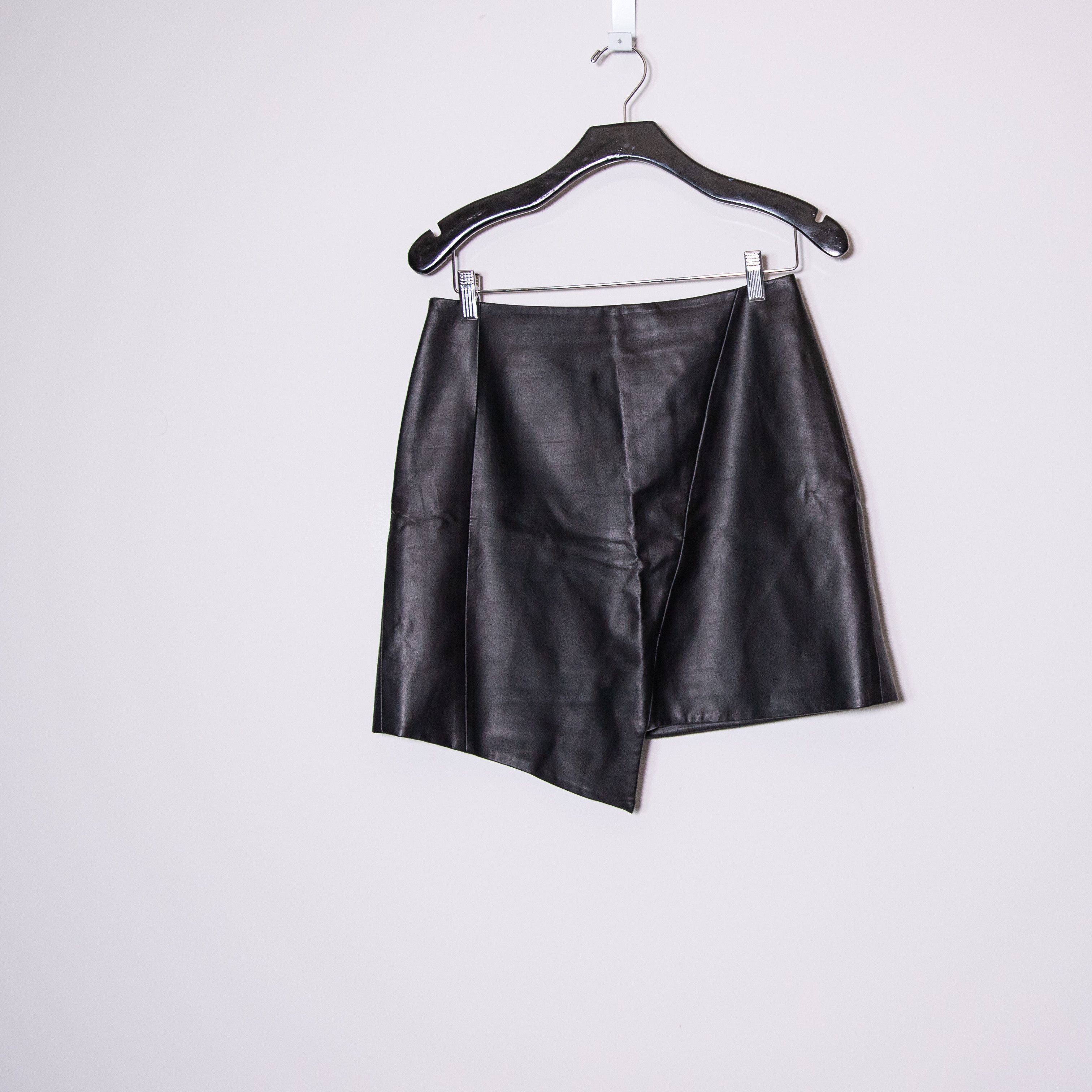 Ted Baker Ted Baker Oolive Asymmetric Hem Faux Size 28" / US 6 / IT 42 - 1 Thumbnail