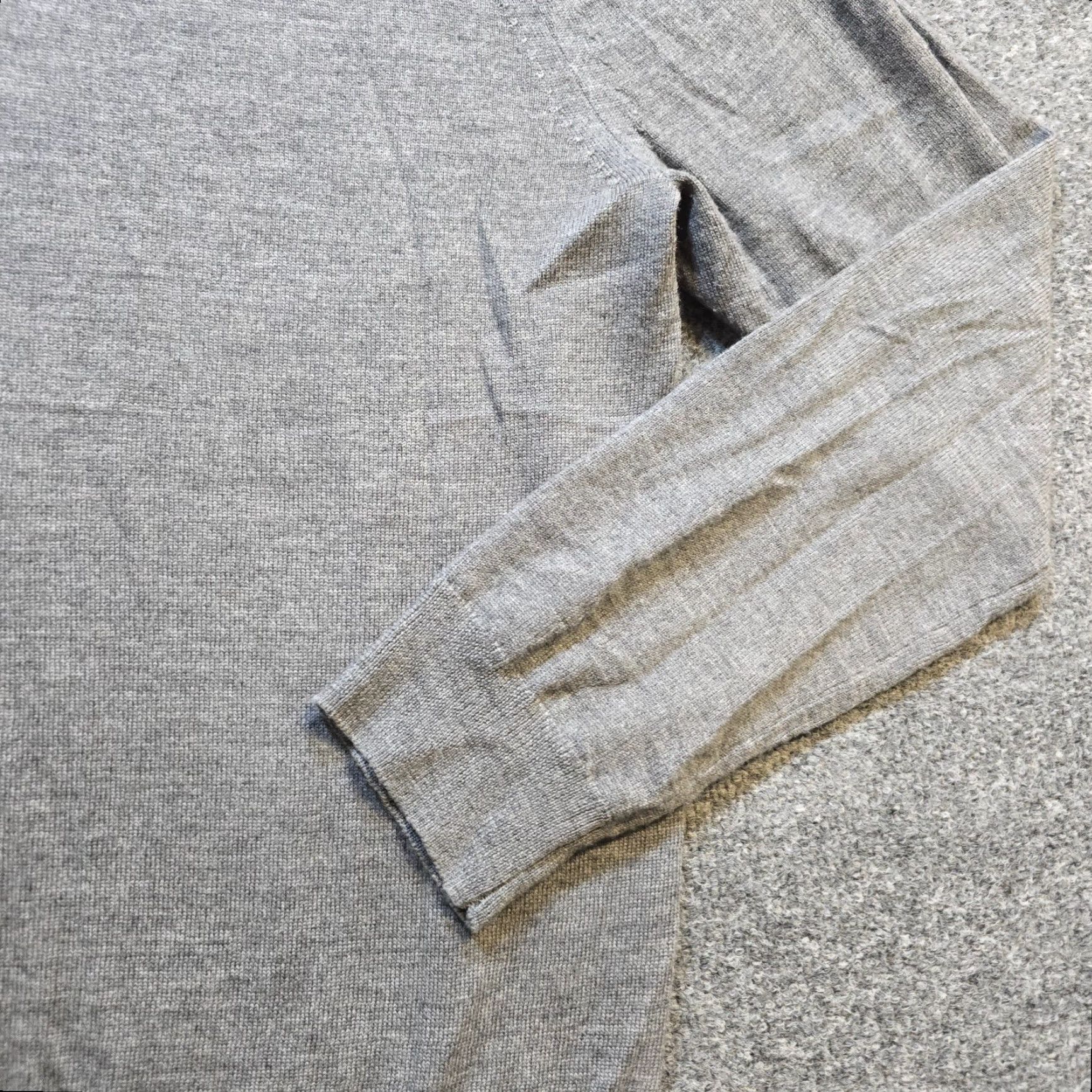 Express Express Sweater Mens XL Gray Merino Wool V-Neck Long Sleeve Casual Pullover Size US XL / EU 56 / 4 - 4 Thumbnail