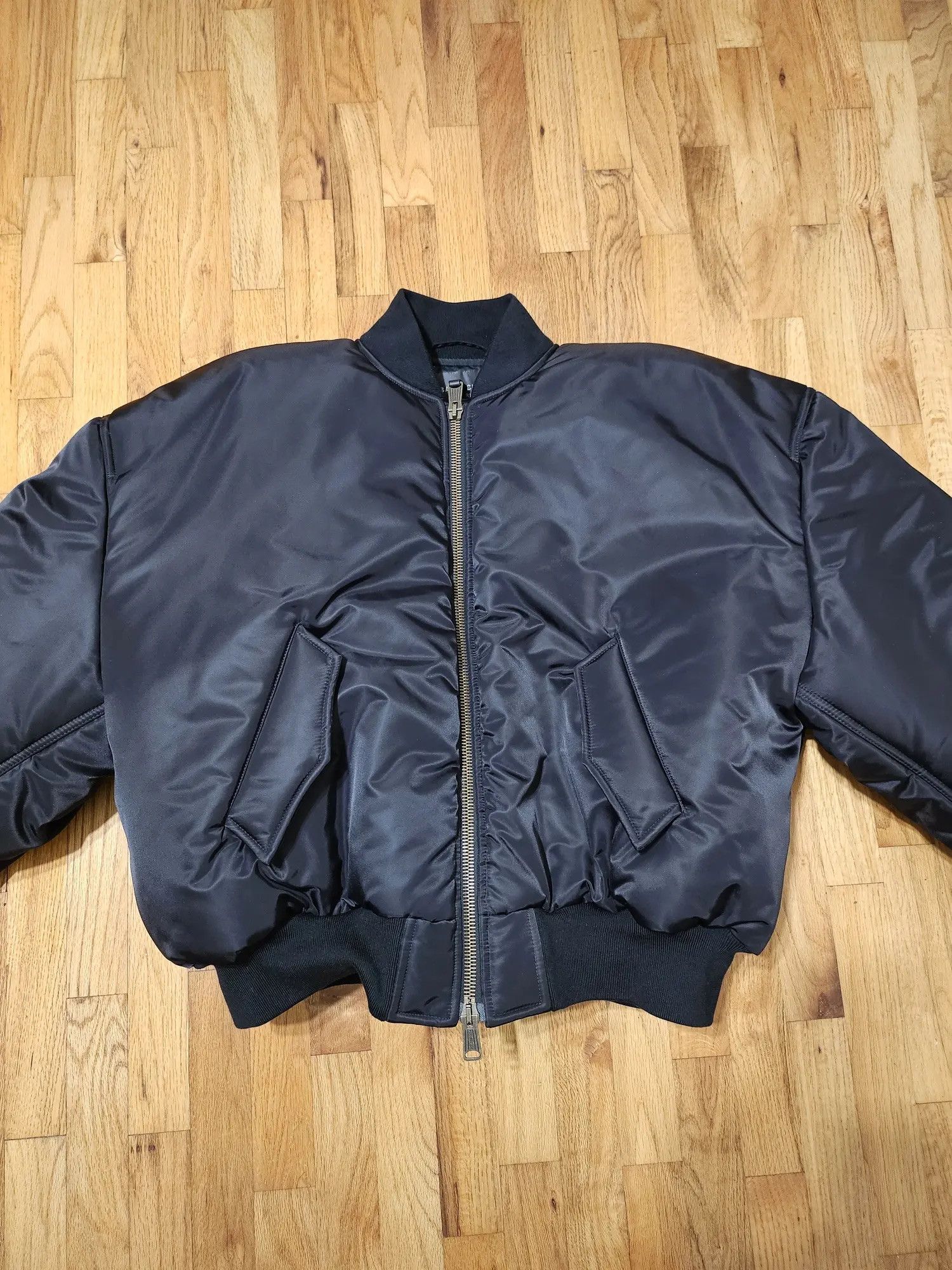 Balenciaga Balenciaga Bomber Jacket Size US S / EU 44-46 / 1 - 3 Thumbnail