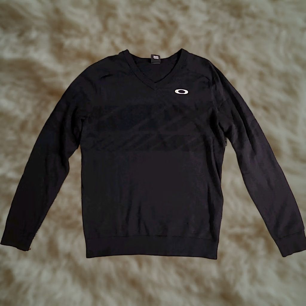 Oakley VINTAGE Oakley Sweatshirt Mens Large Crewneck Black Knit 3D Logo Athletic Fit - Pullover, All Seasons, Heavyweight Size US L / EU 52-54 / 3 - 1 Thumbnail