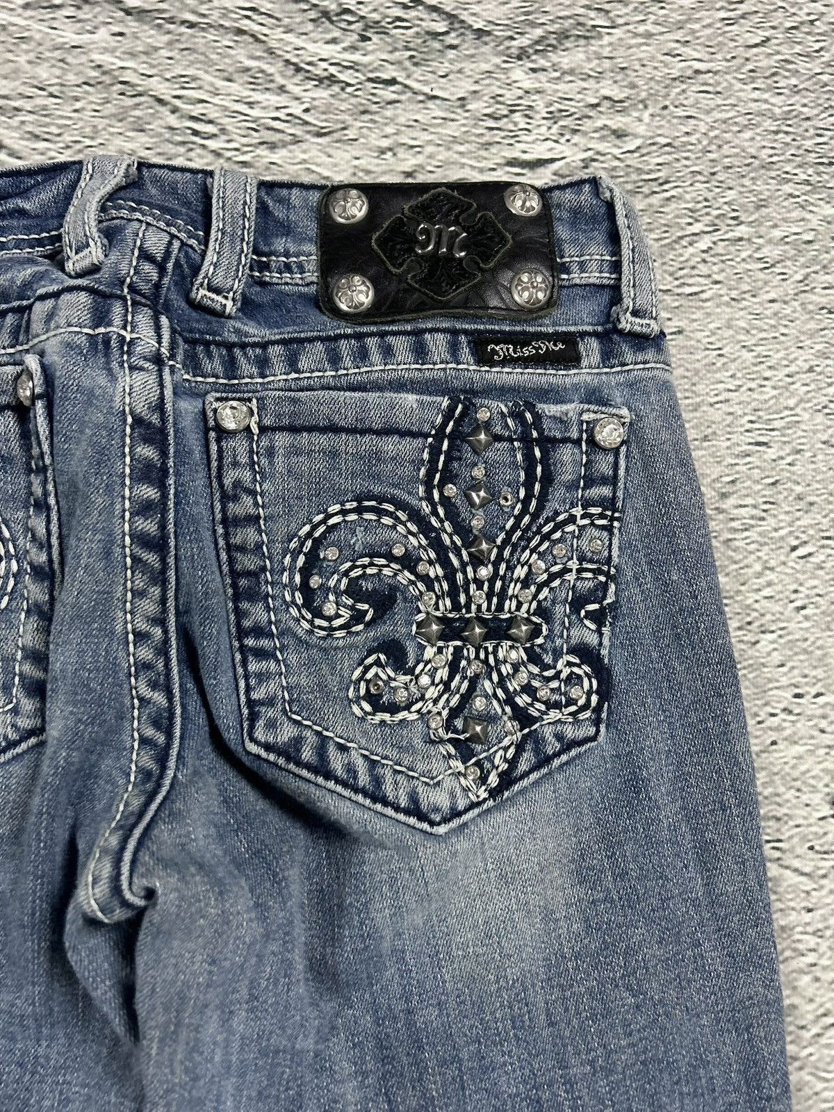 Miss Me Miss Me flared bootcut white stitching denim vintage y2k Size 26" / US 2 / IT 38 - 4 Thumbnail