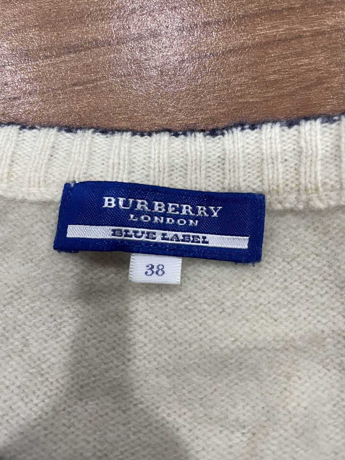 Burberry × Designer × Vintage Burberry Round Neck Blouse Size XS / US 0-2 / IT 36-38 - 3 Thumbnail