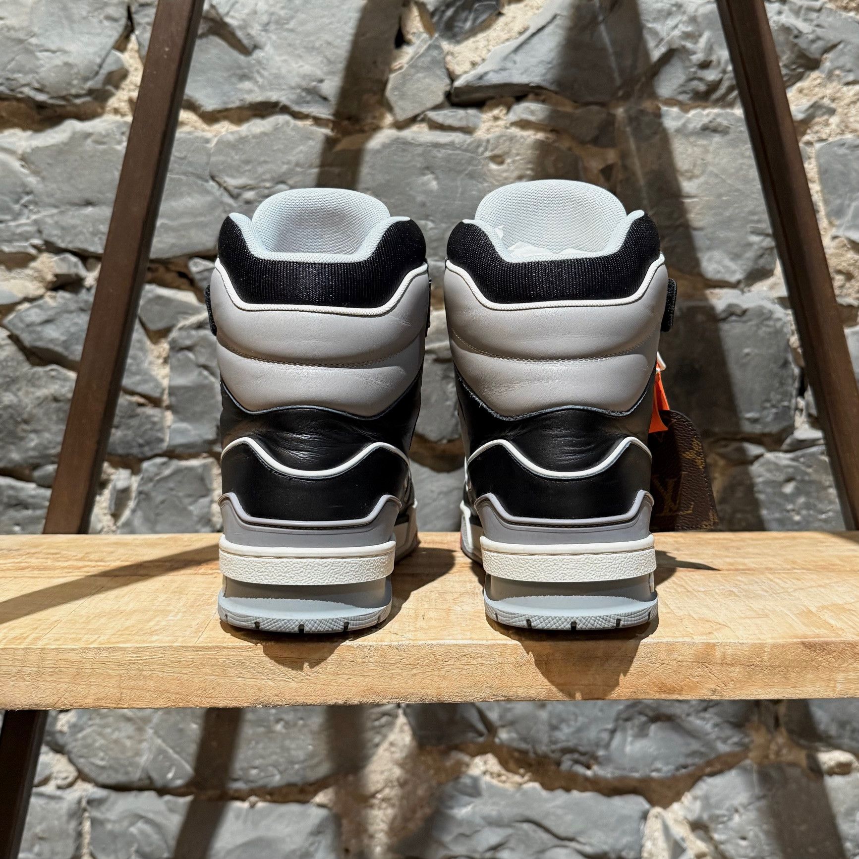 Louis Vuitton Louis Vuitton Black Grey LV Trainer 408 High-top Sneakers Size US 8.5 / EU 41-42 - 5 Thumbnail