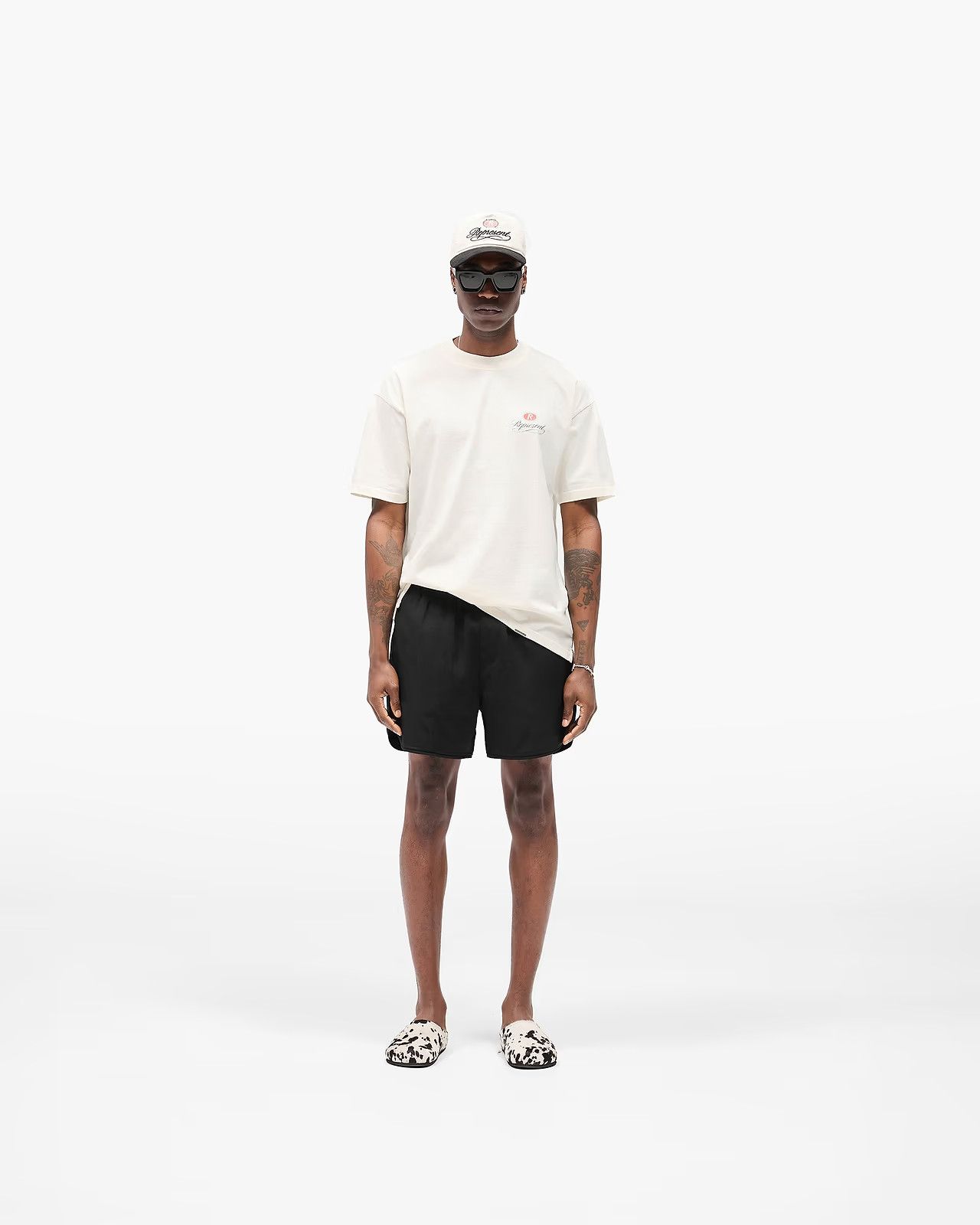 o1mle1125 Piped Track Short in Black