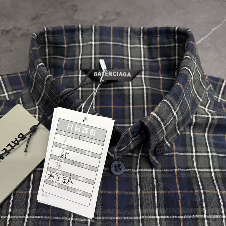 Balenciaga Balenciaga Back letter LOGO plaid shirt Size US S / EU 44-46 / 1 - 4 Thumbnail