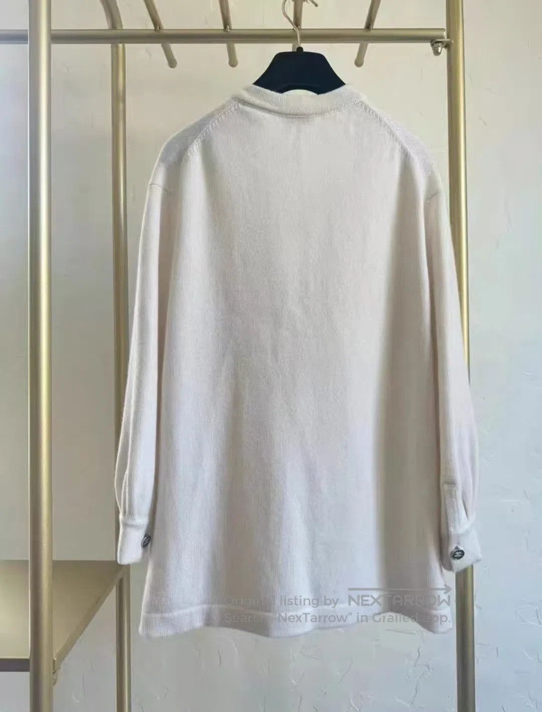Chanel Chanel White Cashmere Top with Chain Detail. Size XS / US 0-2 / IT 36-38 - 3 Thumbnail