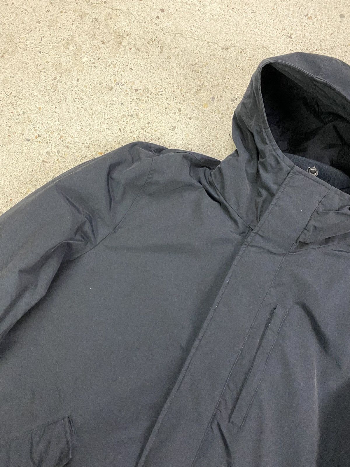 Woolrich Woolen Mills Woolrich cape patka navy waterproof windbreaker gorpcore Size US XL / EU 56 / 4 - 4 Thumbnail