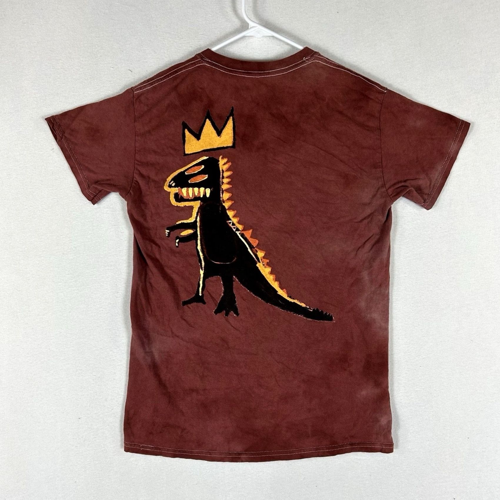 Vintage VINTAGE Jean-Michel-Basquiat Graphic Tshirt Mens Small Brown Tie-Dye Casual Dinosaur Tee Size US S / EU 44-46 / 1 - 4 Thumbnail