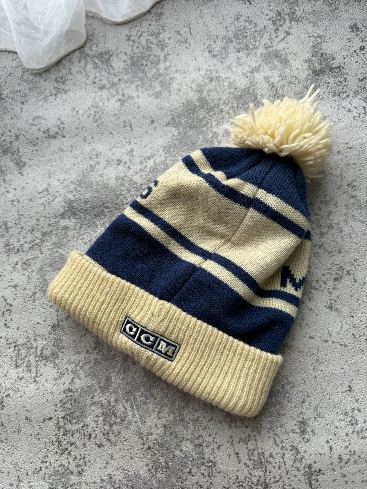 Ccm Toronto Maple Leafs Vintage 90s CCM Winter Hat Size ONE SIZE - 2 Thumbnail
