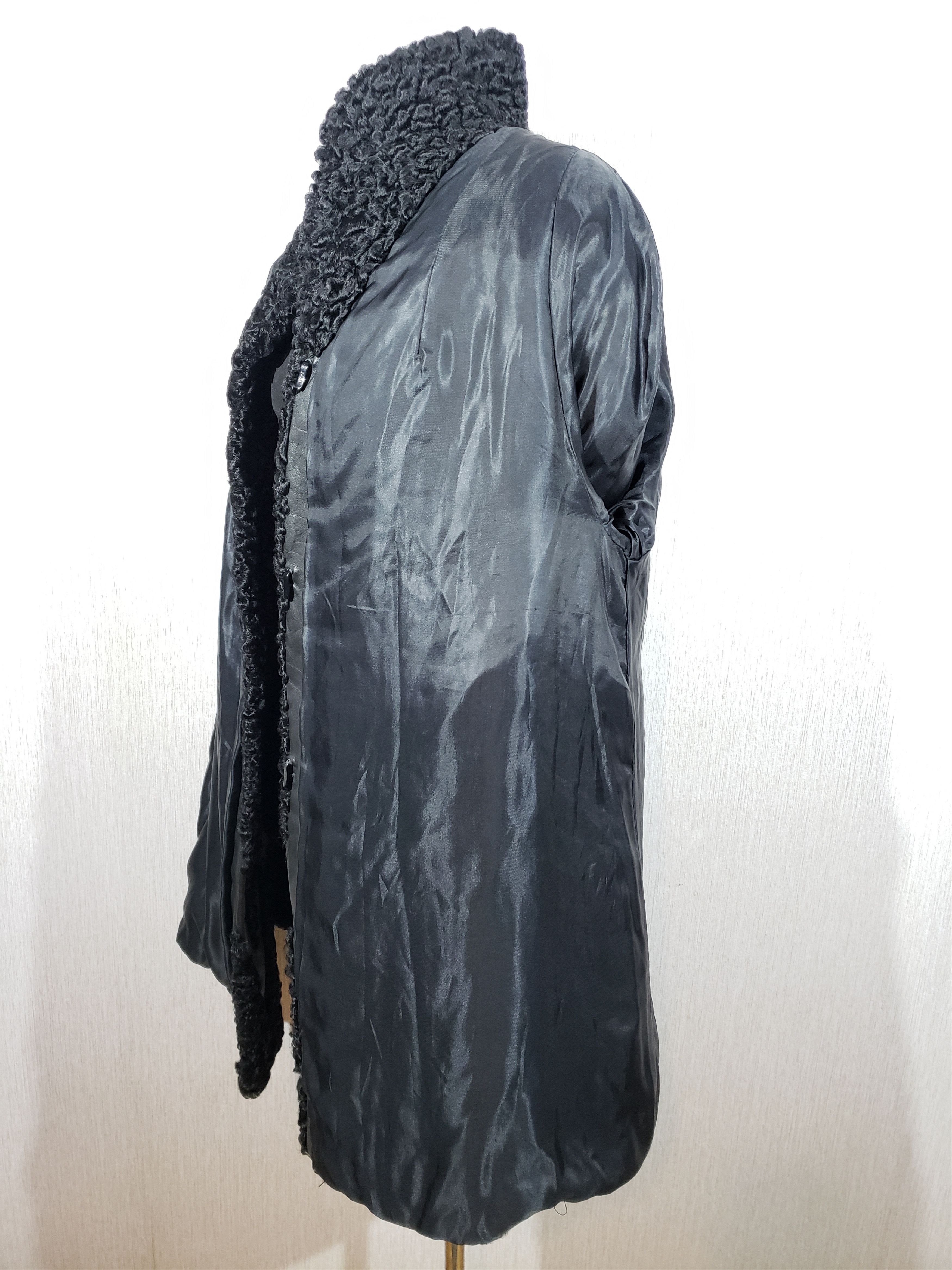 Uniqlo Black fur coat made of warm sheepskin. Size 3XL / US 20-22 - 7 Thumbnail