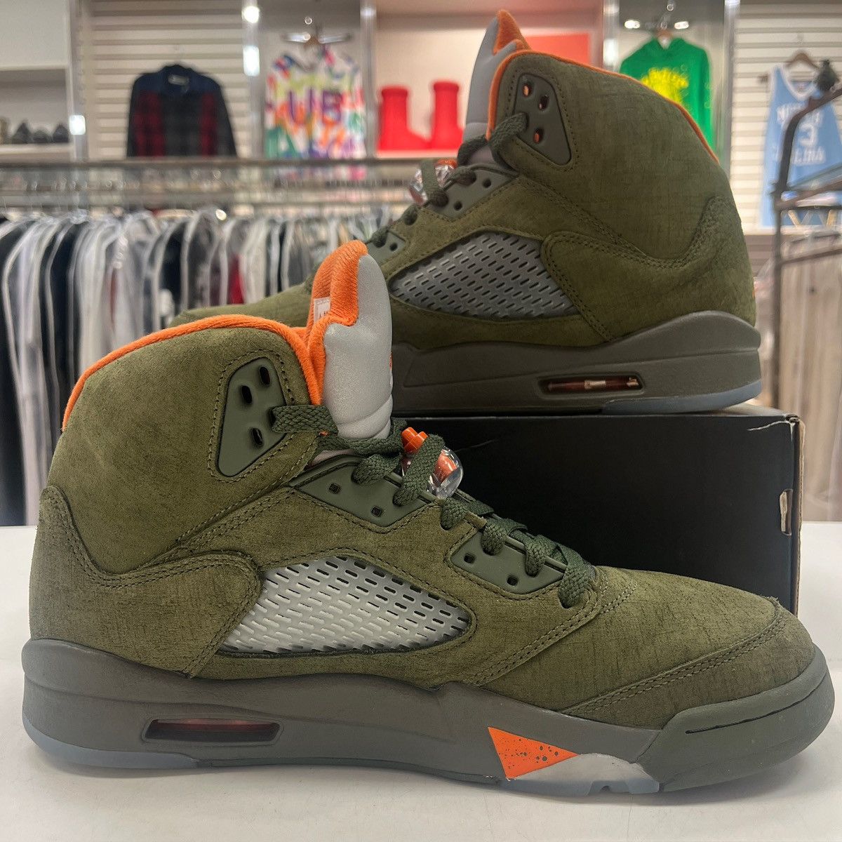 Jordan Brand Size 11 - Air Jordan 5 Retro Olive - DD0587-308 Size US 11 / EU 44 - 2 Thumbnail