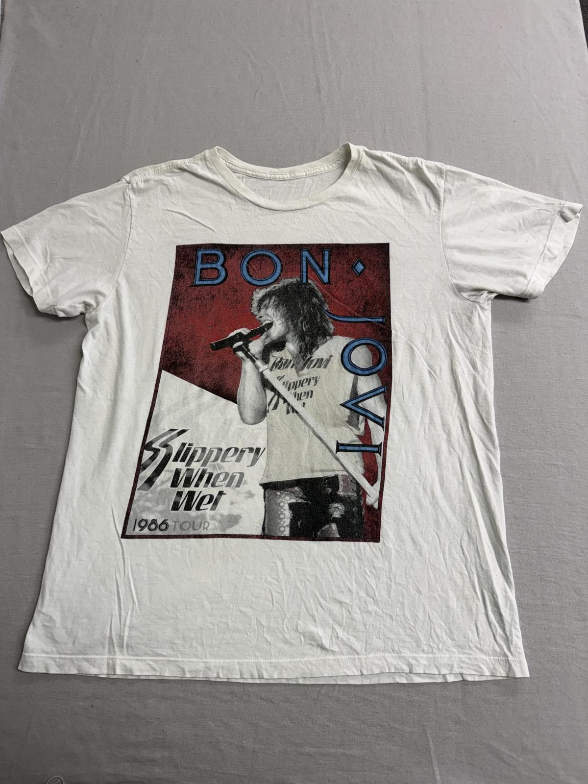 Other Y2K Bon Jovi Slippery When Wet T-shirt 1986 Tour Date - M Size US M / EU 48-50 / 2 - 1 Thumbnail