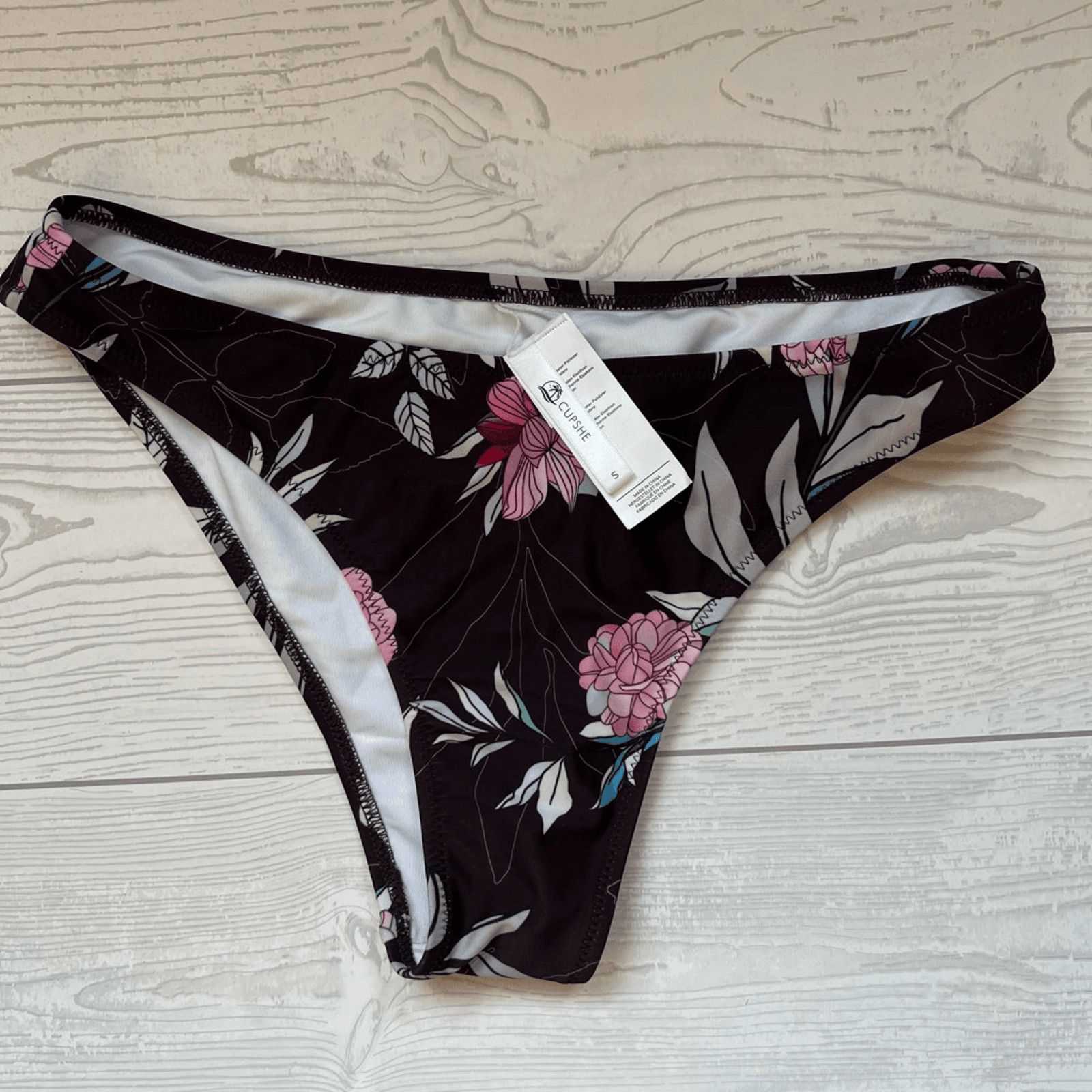 Other Cupshe purple/floral bikini size small NWT Size ONE SIZE - 7 Thumbnail