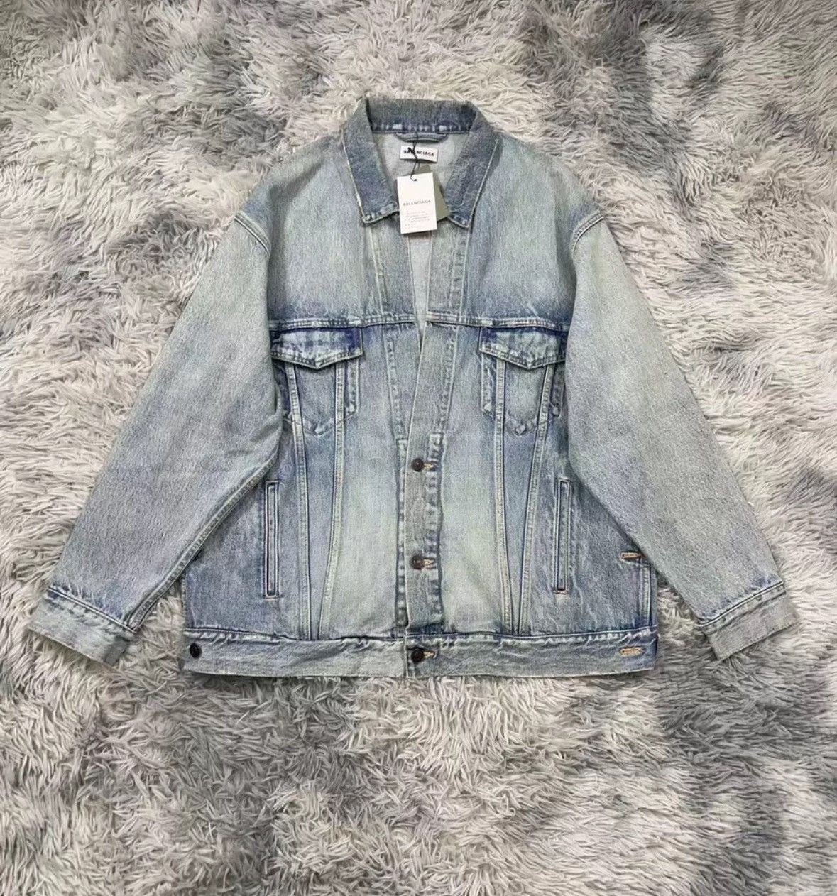Balenciaga Balenciaga washed denim jacket 2410-Nextarrow Size US M / EU 48-50 / 2 - 3 Thumbnail