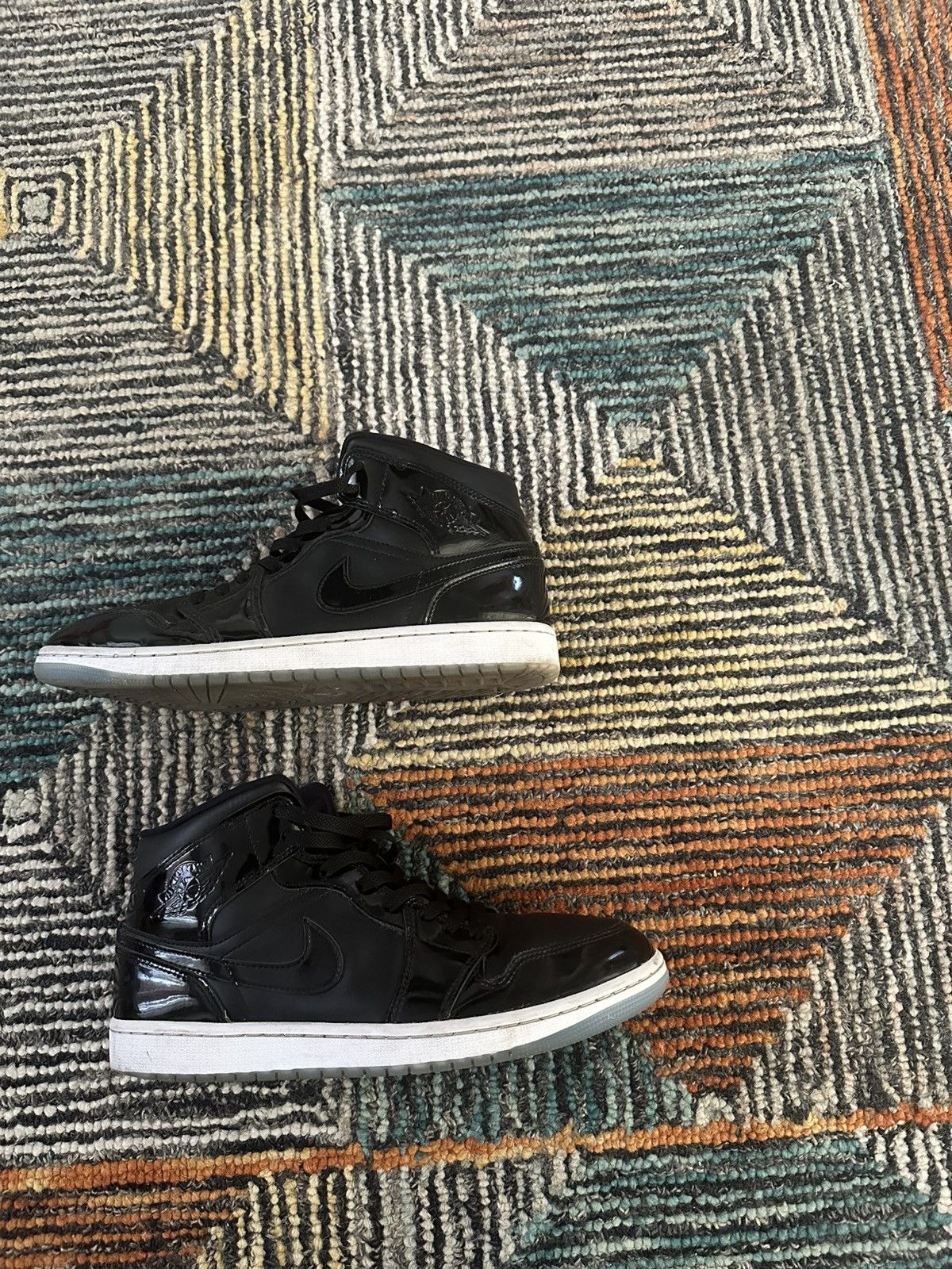 Jordan Brand Jordan 1s Size US 10.5 / EU 43-44 - 2 Thumbnail