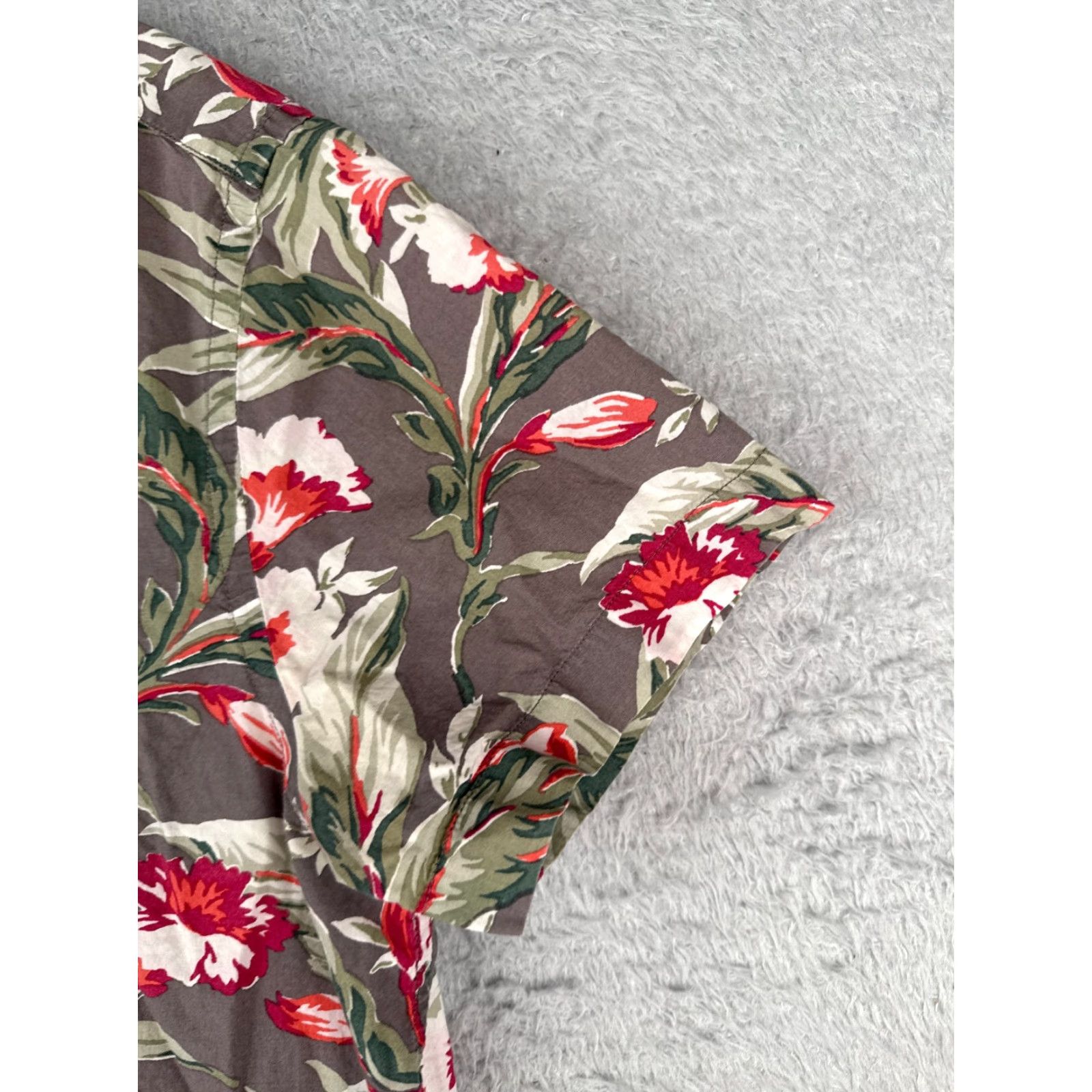 Gap Gap Shirt Men Medium Gray Red Green Floral Leaf Button Up 100% Cotton Hawaiian Size US M / EU 48-50 / 2 - 2 Thumbnail