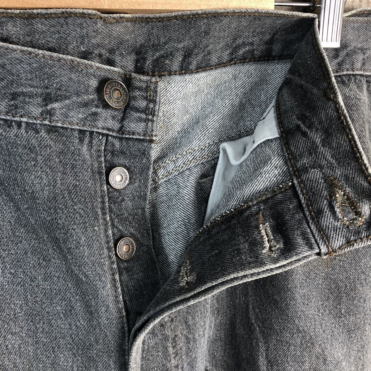 Levi's Levis 501 vintage Grey ripped Distressed Denim Pants #A2604 Size US 36 / EU 52 - 12 Thumbnail