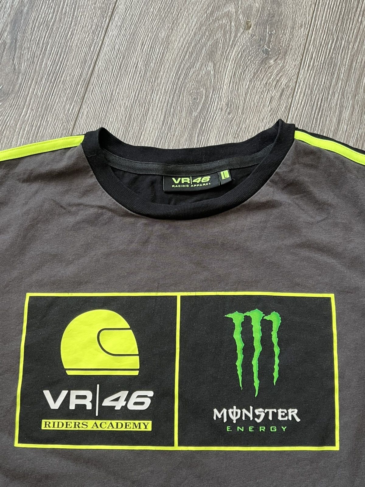 Vintage VR46 Valentino Rossi Monster Energy T-Shirt Racing Y2K Size US L / EU 52-54 / 3 - 2 Thumbnail