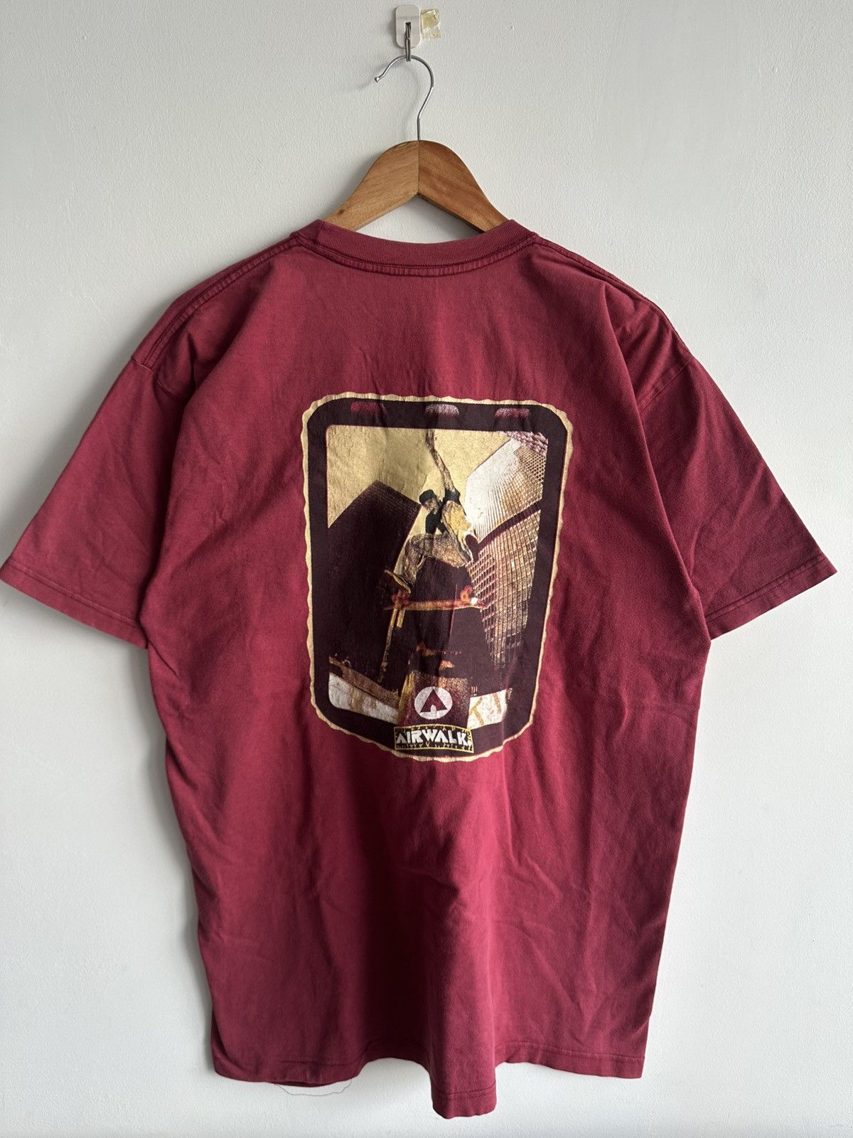 Airwalk Vintage Rare Airwalk Skateboarding Photo Tee Size US L / EU 52-54 / 3 - 6 Thumbnail