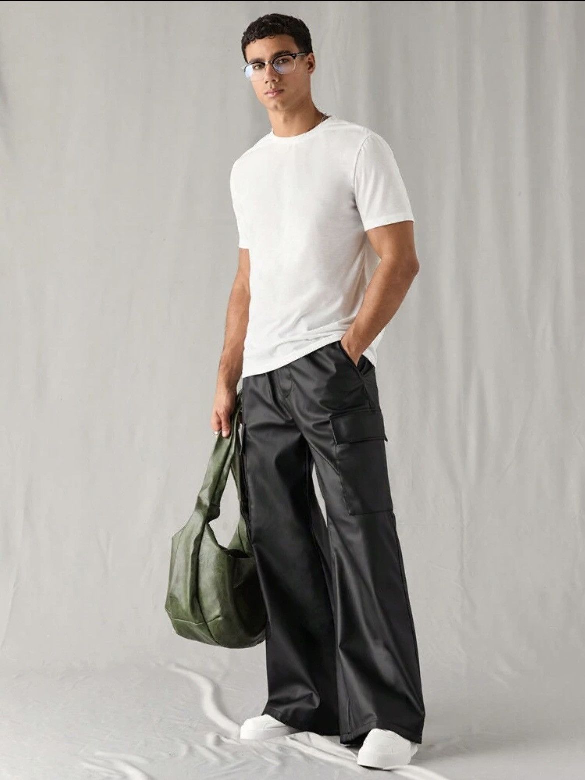 Shein Manfinity RebelGame Woven Loose Straight Leather Pants 44 Size US 44 / EU 60 - 4 Thumbnail