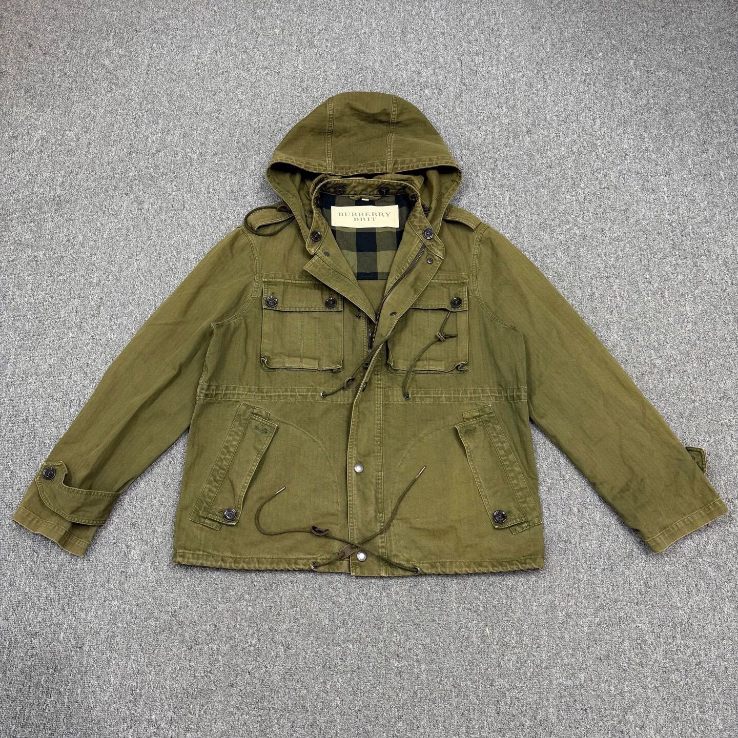Burberry Burberry Olive Green L 9/10 cuffs wear Jacket Size US L / EU 52-54 / 3 - 1 Thumbnail