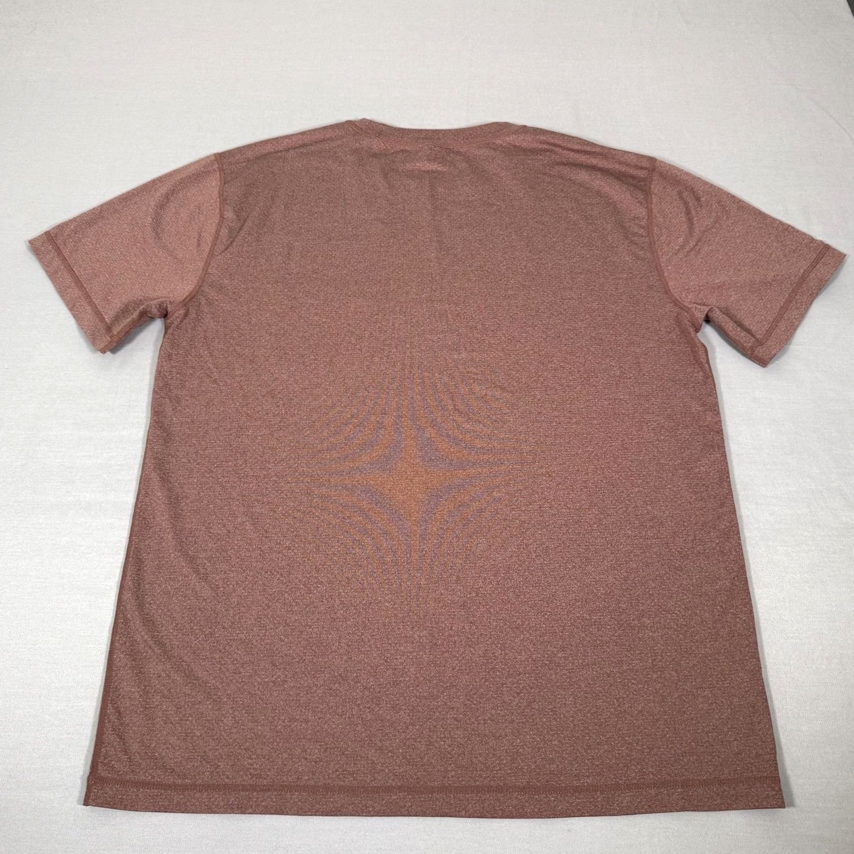 Vuori Vuori Shirt Mens XL Red Tradewind Tech Tee Performance Stretch Lightweight Gym Shirt with Pocket Crew Neck Short Sleeve Size US XL / EU 56 / 4 - 6 Thumbnail