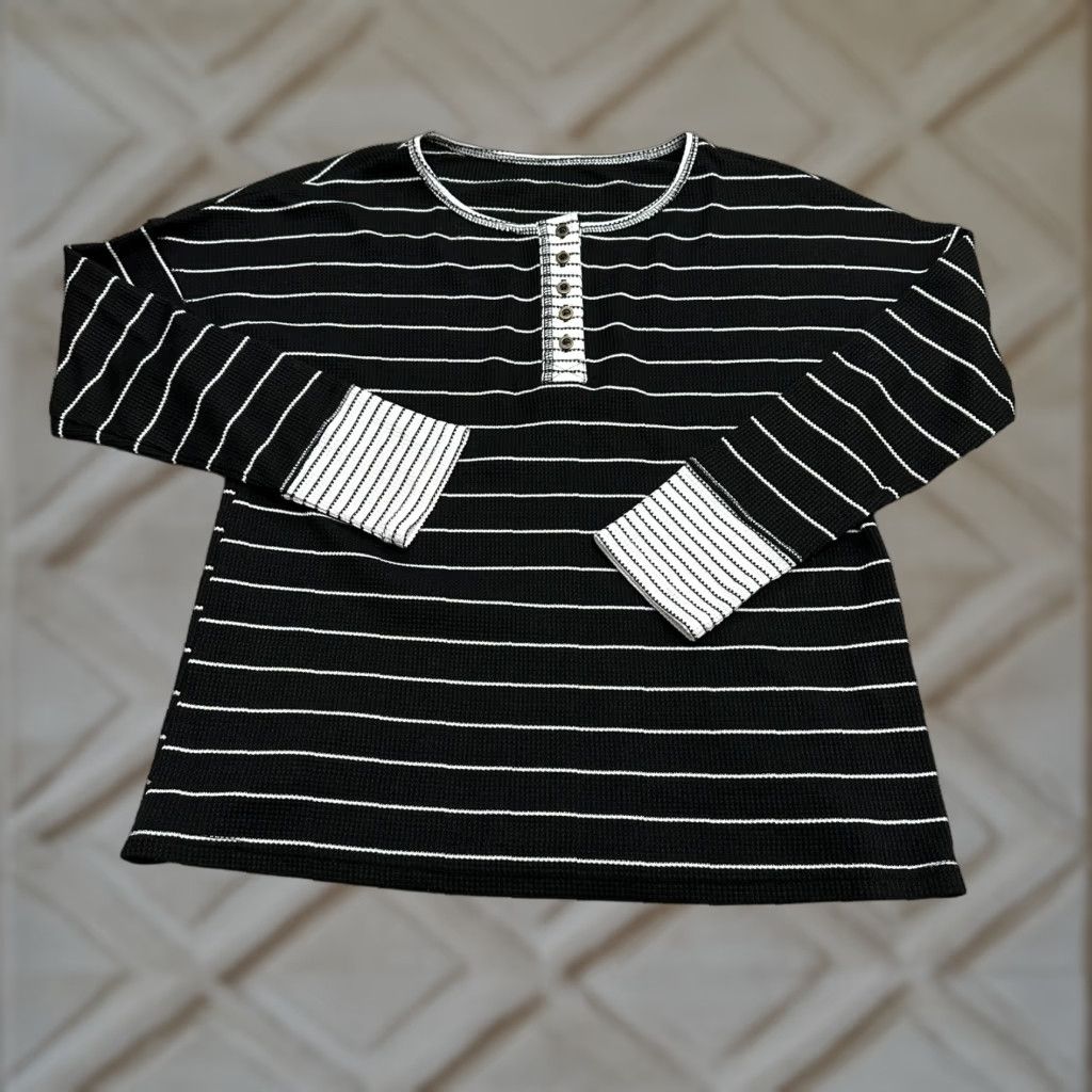 Vintage Unbranded Henley Pullover Sweater Womens M Black White Striped Waffle Knit Casual Shirt Womens Size M / US 6-8 / IT 42-44 - 1 Thumbnail