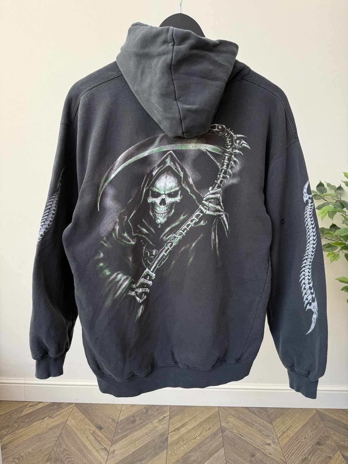 Vintage Vintage Gothic Skull Faded Distressed Y2K Rare Hoodie Size US S / EU 44-46 / 1 - 8 Thumbnail