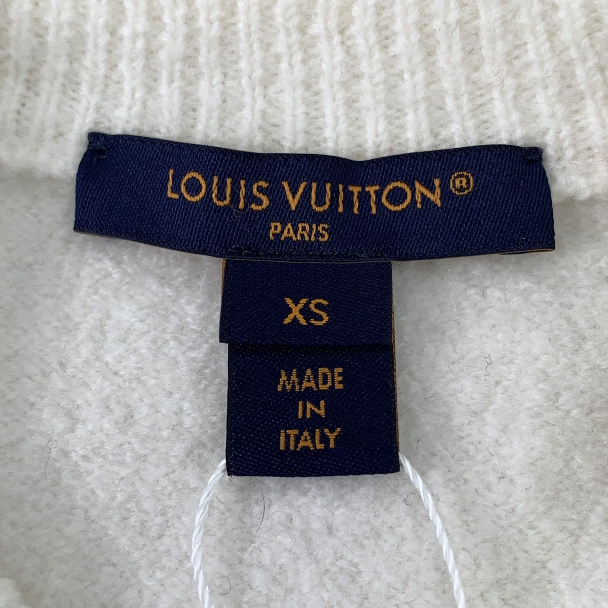 Louis Vuitton Louis Vuitton 2023 White Merino Wool Knitted Cardigan K26WX Size XS / US 0-2 / IT 36-38 - 6 Thumbnail