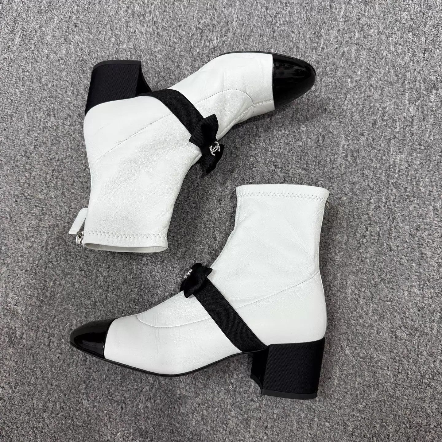 Chanel Chanel SS22 B&W Bow Short Boots 36 99 New Size US 5.5 / IT 35.5 - 6 Thumbnail