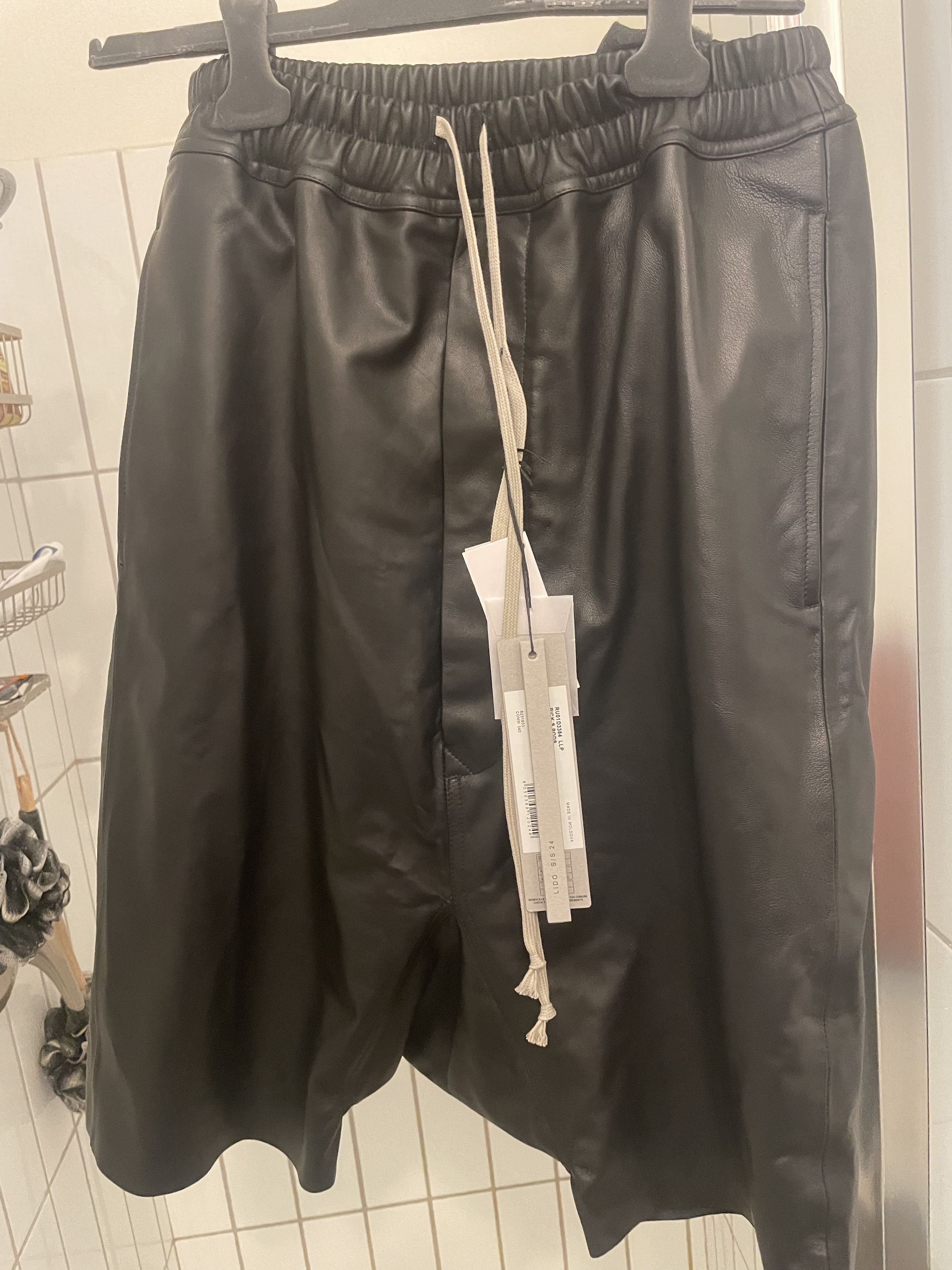 image of Rick Owens NWT Rick Owen’S Pod Leather Drawstring Shorts in Black, Men's (Size 30)