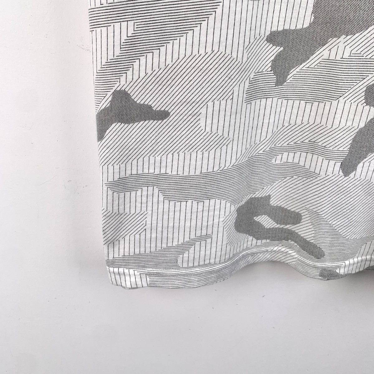 Dior Dior Color Block Camo Cotton Crew Neck T-shirt K26WX Size M / US 6-8 / IT 42-44 - 4 Thumbnail