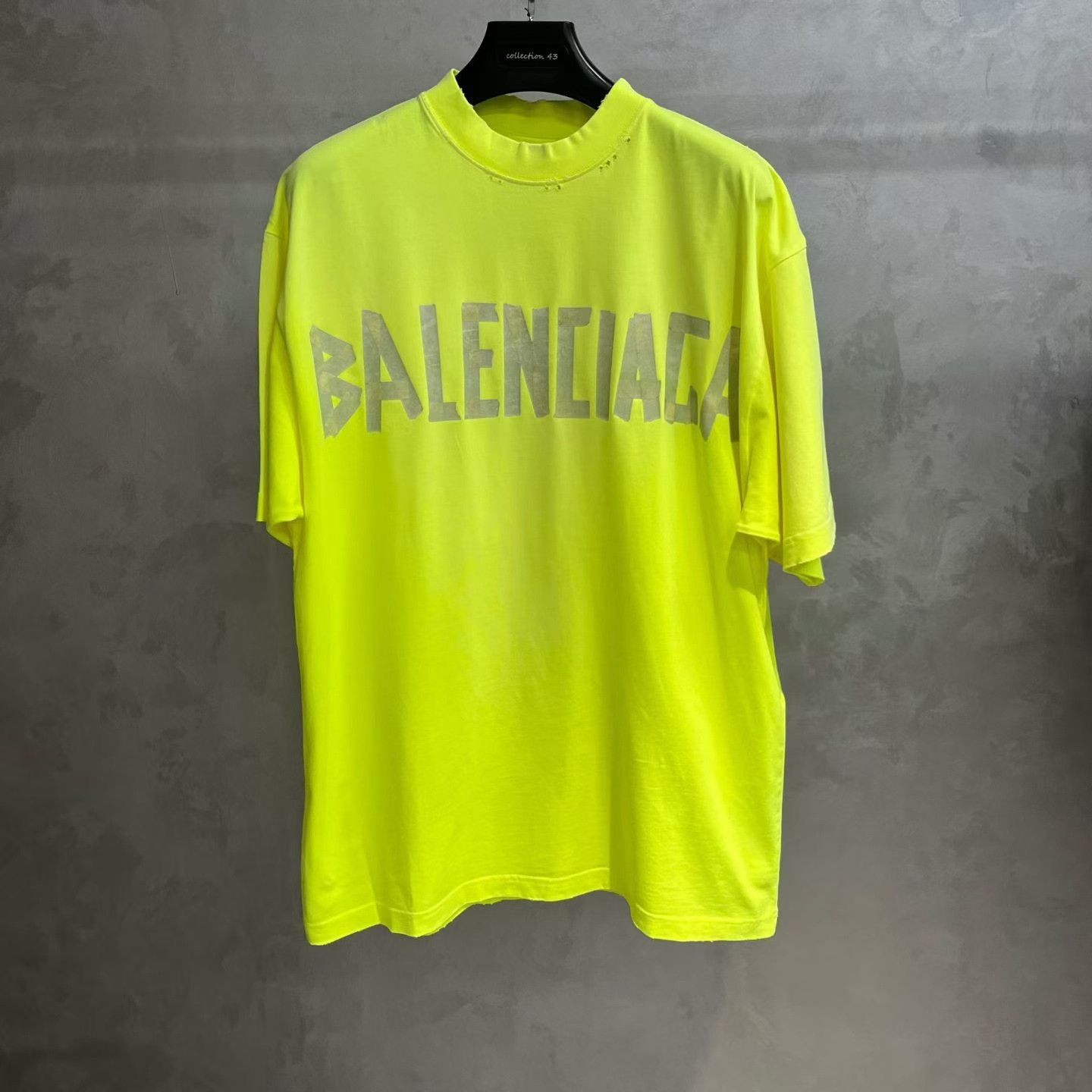 Balenciaga Balenciaga Retro Printed Yellow T-Shirt M Men Size US M / EU 48-50 / 2 - 1 Thumbnail