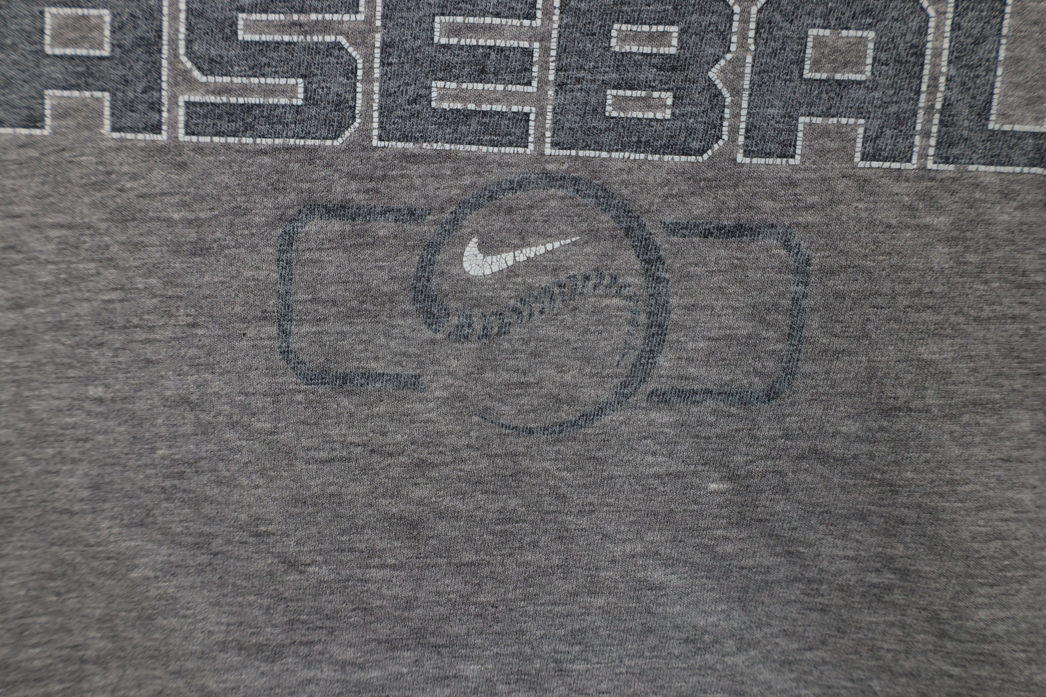 Nike Vintage Y2K Nike Baseball Scott Mini Center Swoosh T-Shirt Size US L / EU 52-54 / 3 - 5 Thumbnail