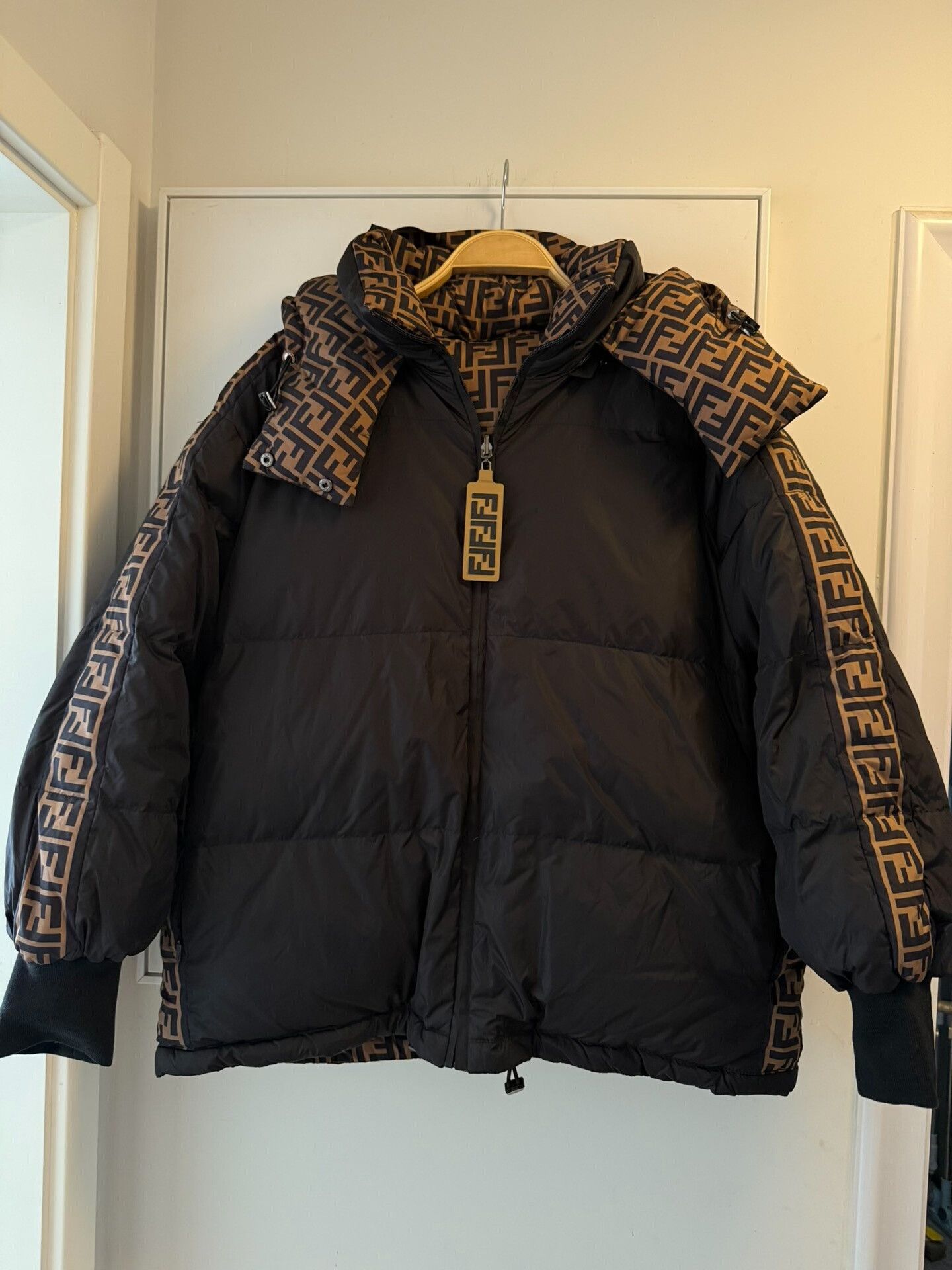 Fendi reversible fendi puffer jacket size l Size US L / EU 52-54 / 3 - 1 Thumbnail