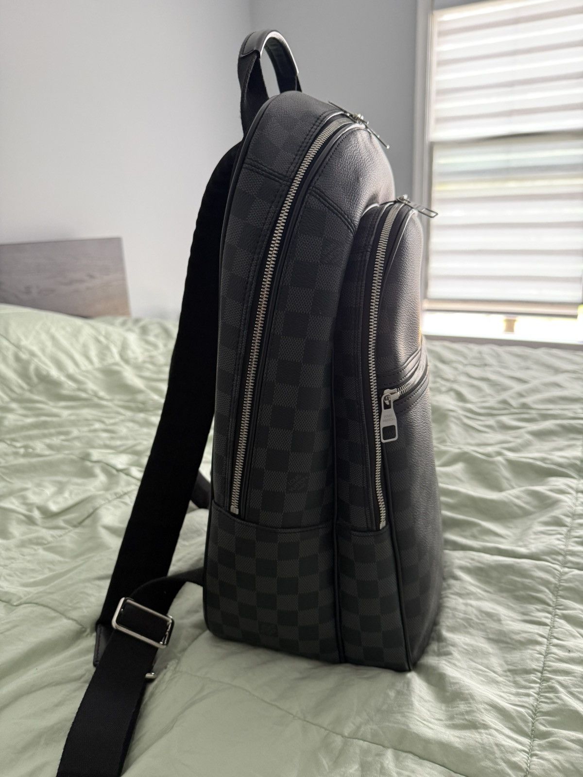 Louis Vuitton LOUIS VUITTON MENS BACKPACK Size 36 - 5 Thumbnail