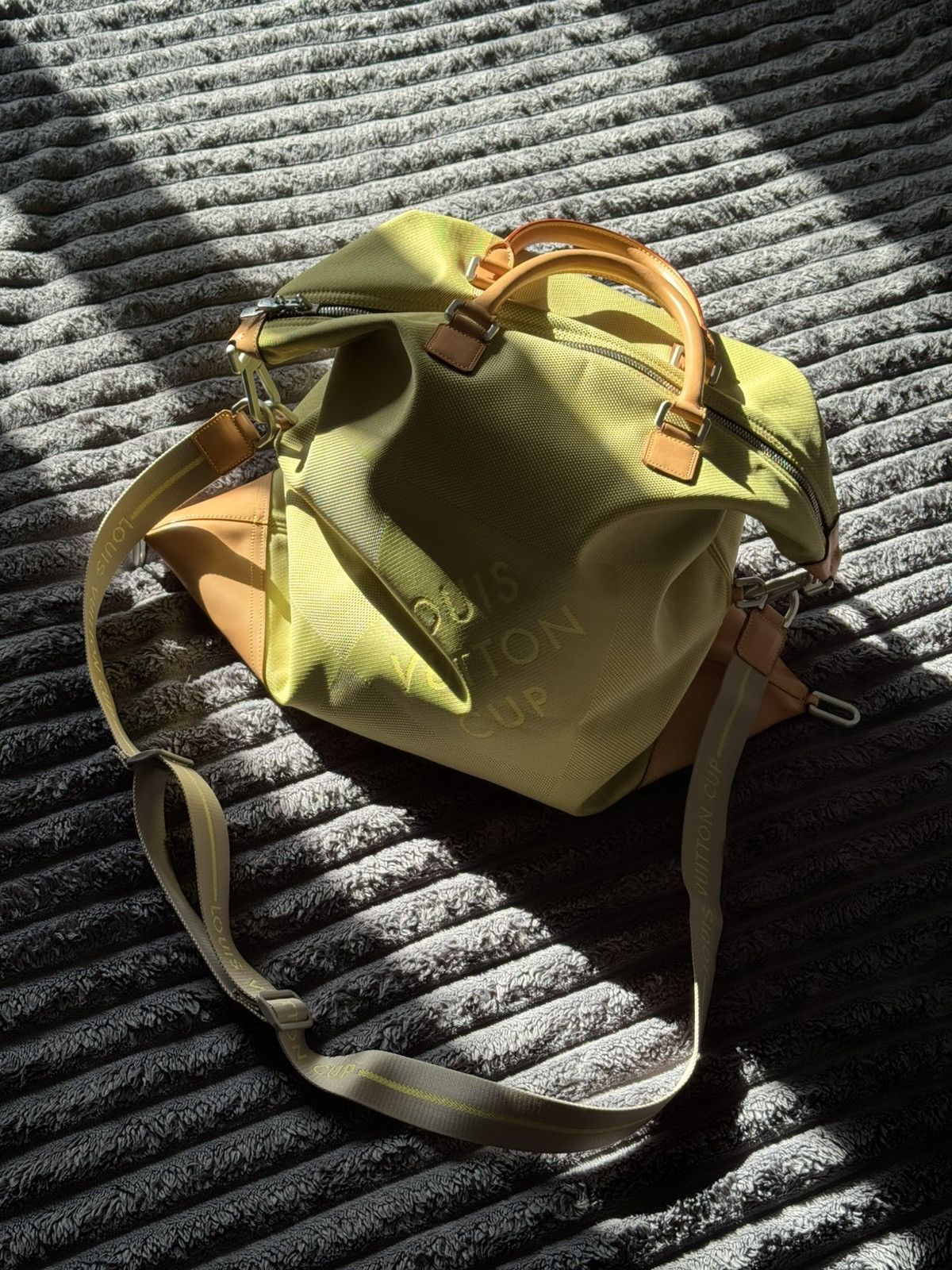 Louis Vuitton Louis Vuitton Limited Edition LV Cup America Cube Bag Size ONE SIZE - 4 Thumbnail