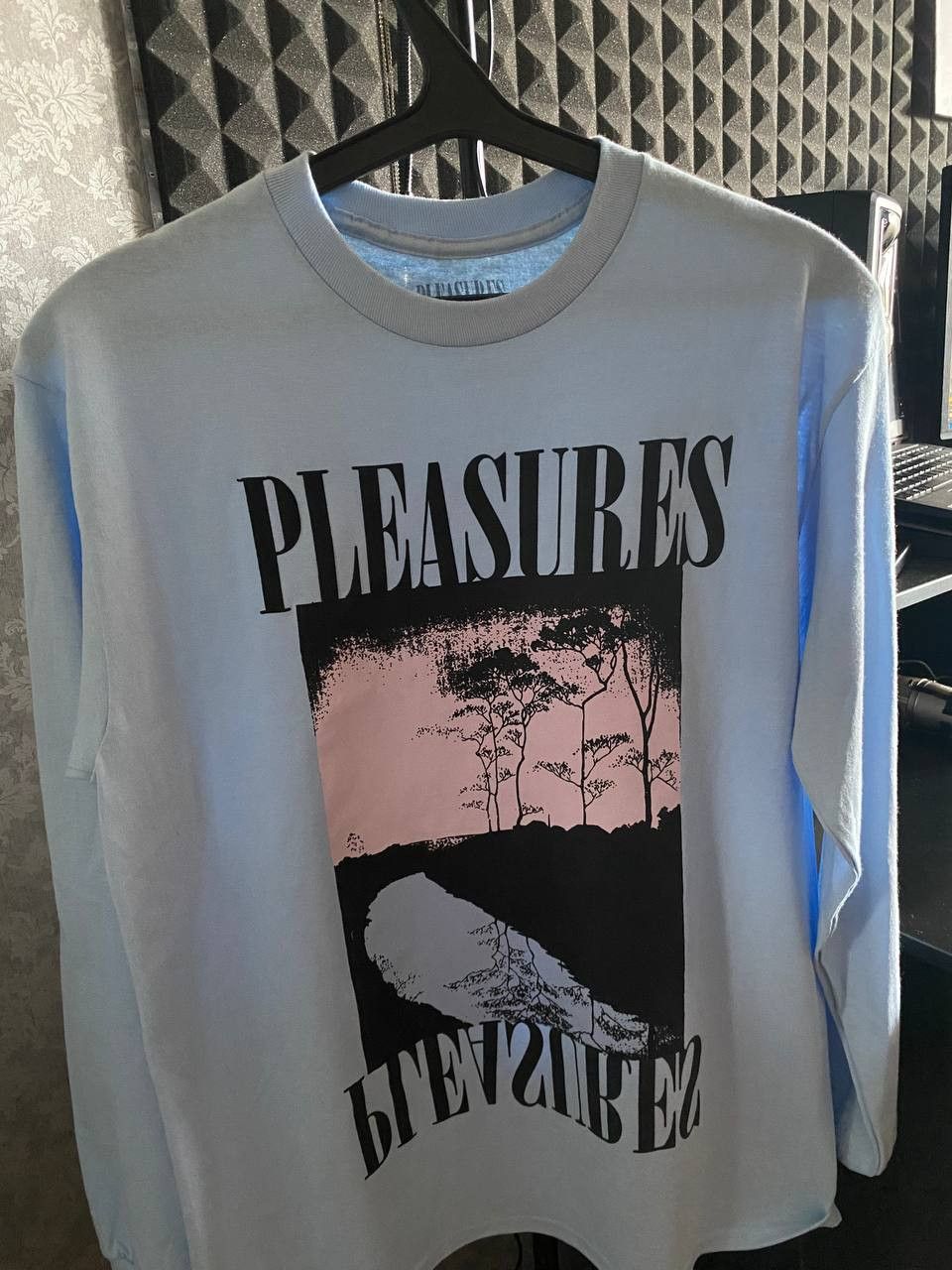 Pleasures Pleasures - River Longsleeve Size US L / EU 52-54 / 3 - 7 Thumbnail