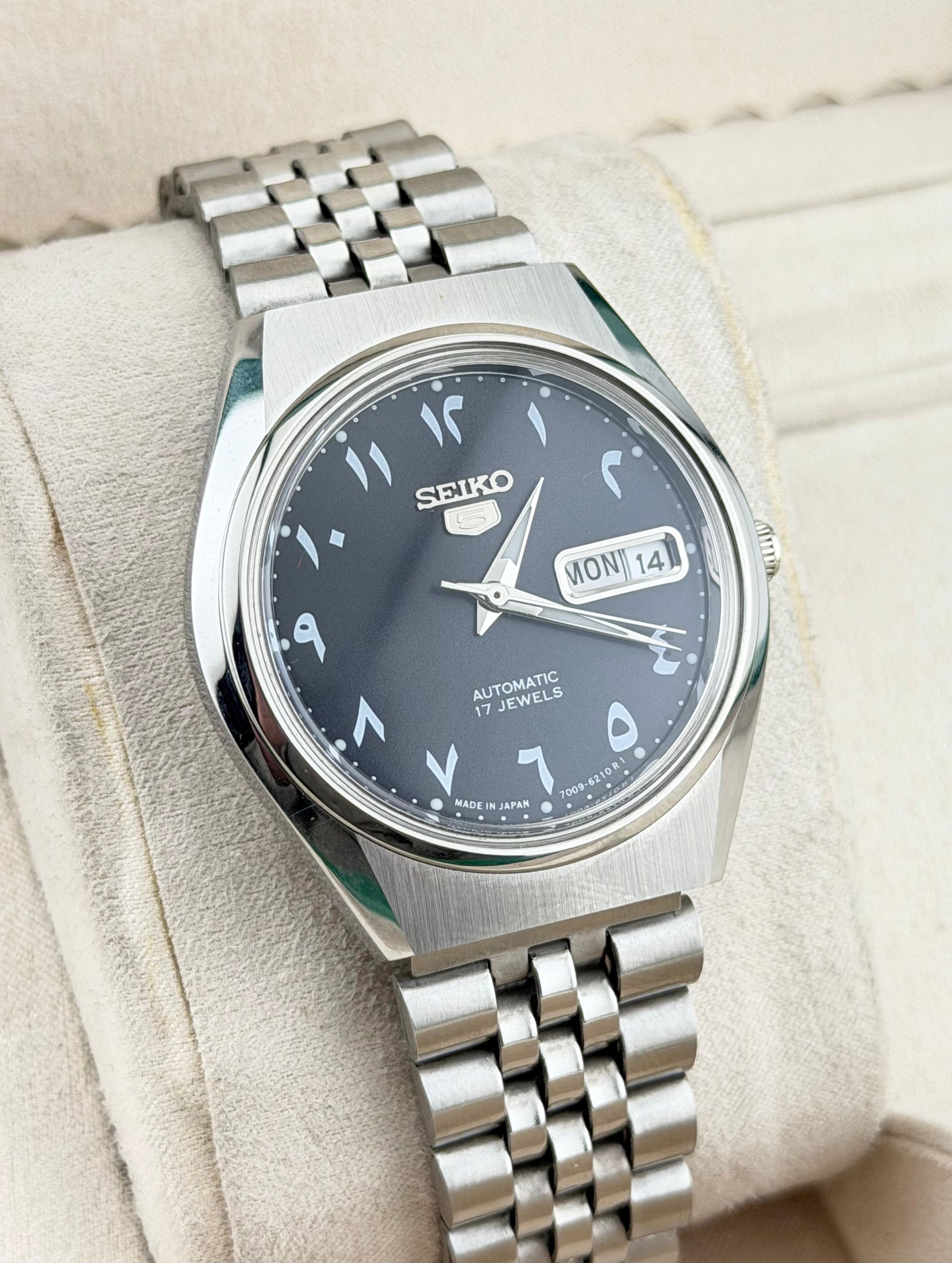 Seiko Elegant Men's Wrist Automatic Watch|Black Dial|Day-Date Size 36 - 8 Thumbnail