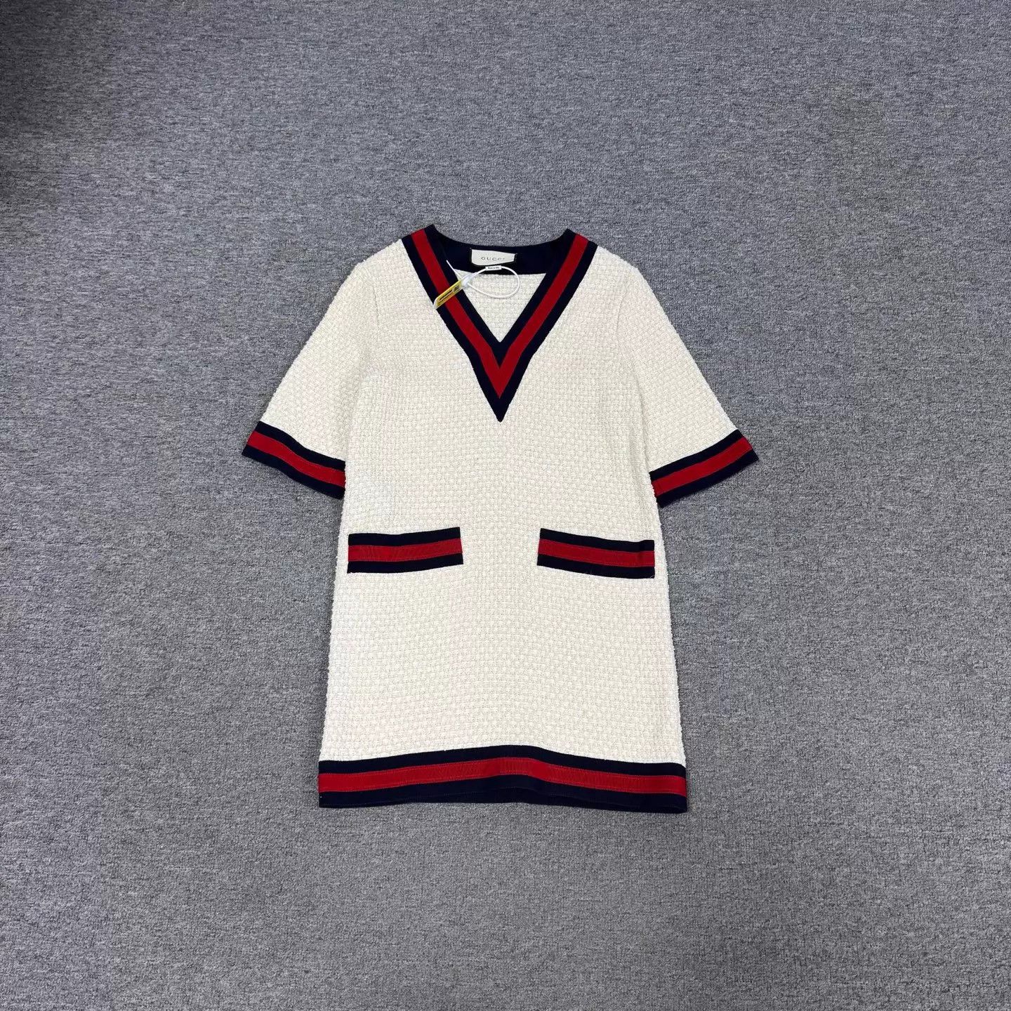 Gucci Gucci ivory webbing V-neck tweed short dress size 34 99 new Size XXS / US 00 / IT 34 - 1 Thumbnail
