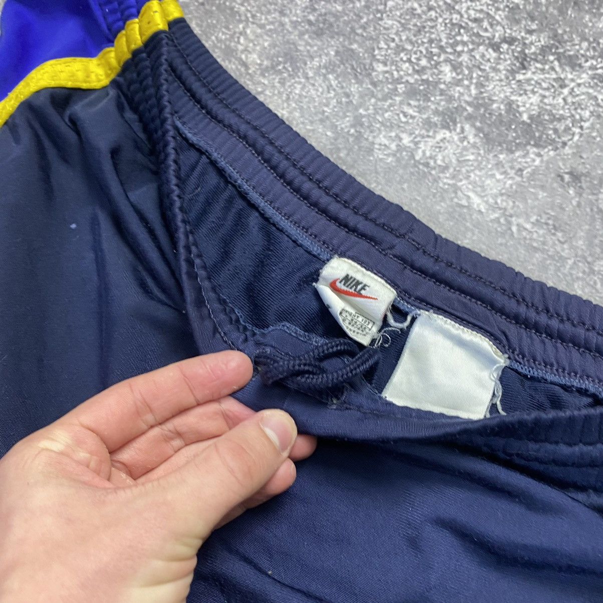 Nike Vintage Nike Big Logo 90’s rare archival shorts Size US 34 / EU 50 - 6 Thumbnail